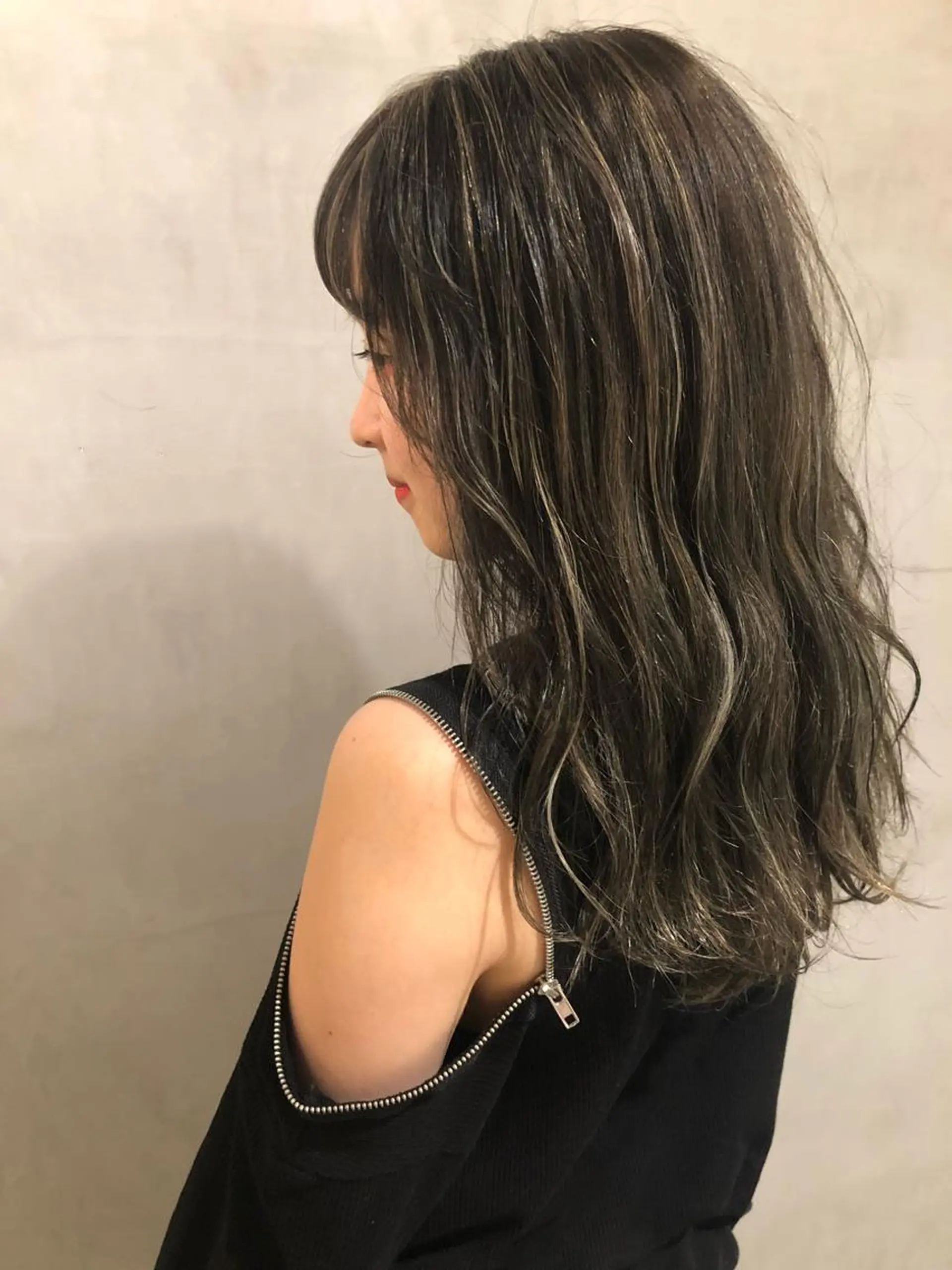 ミディアム カラー ハイライトカラー ハイライト ヘアカラー トリートメント 大西 直人のヘアスタイル