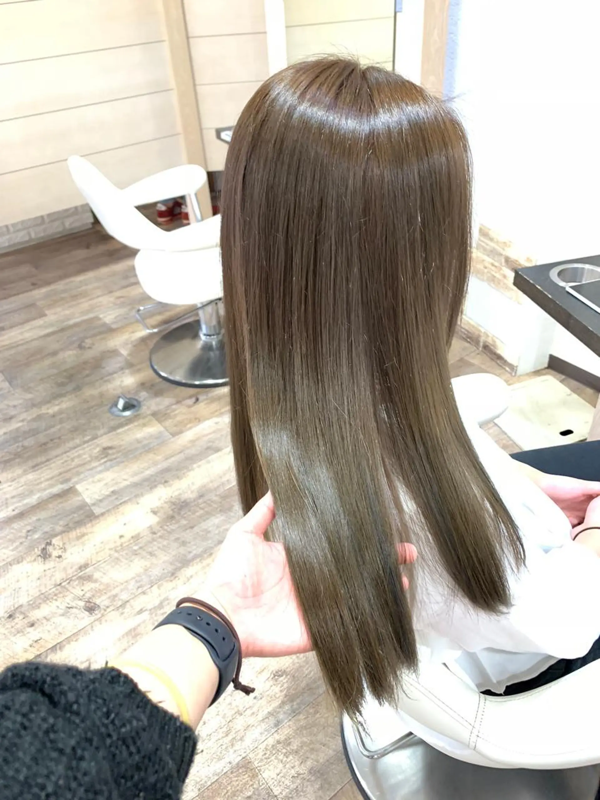 ロング DESIGNSALON  LIA💎デザインサロン　リア所属・レディース専用🌷咲 の垢抜けブリーチ部屋のヘアスタイル