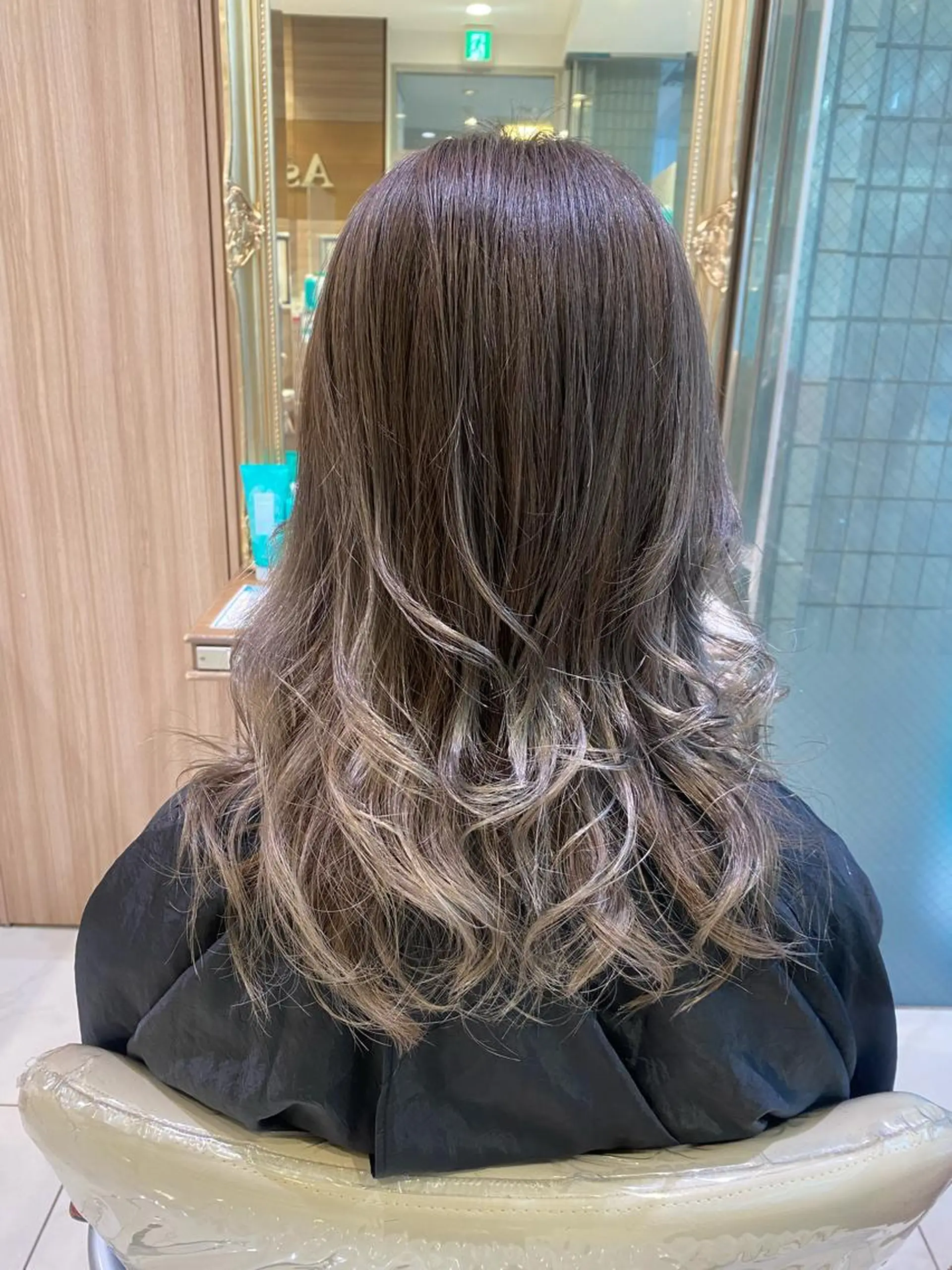 ロング カラー 古川 琴美のヘアスタイル