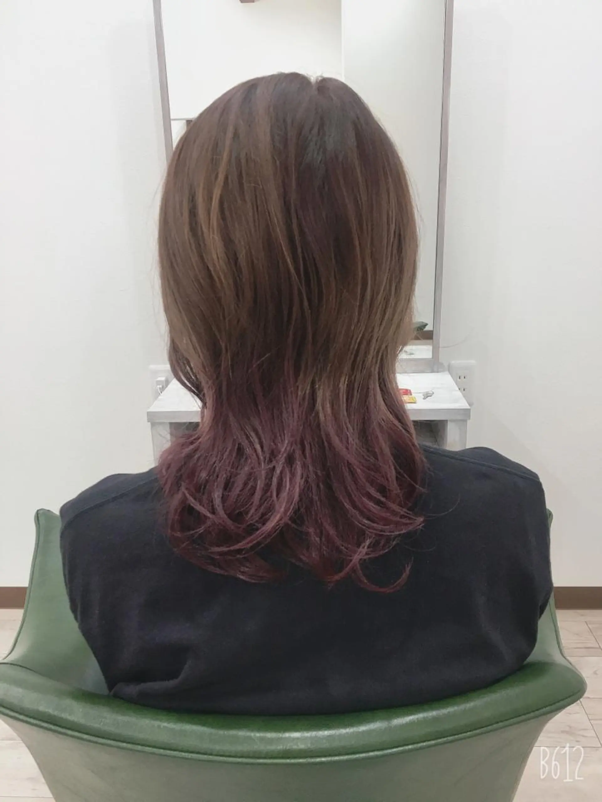 セミロング カラー カット ヘアカラー トリートメント 長塚 翔也のヘアスタイル