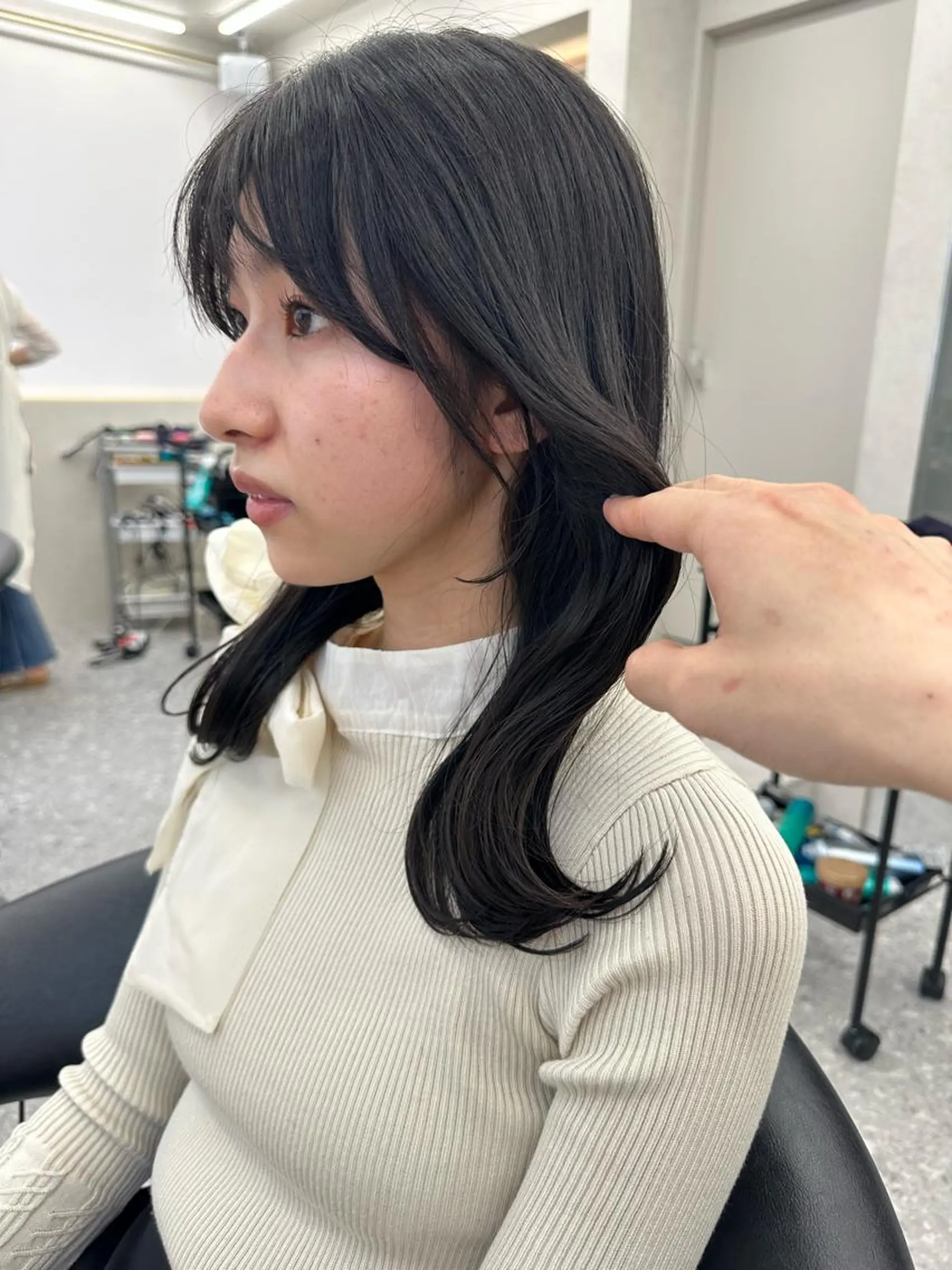 セミロング カット ヘアカラー 縮毛矯正 トリートメント ✨髪質改善特化✨副 店長椎葉信乃介のヘアスタイル
