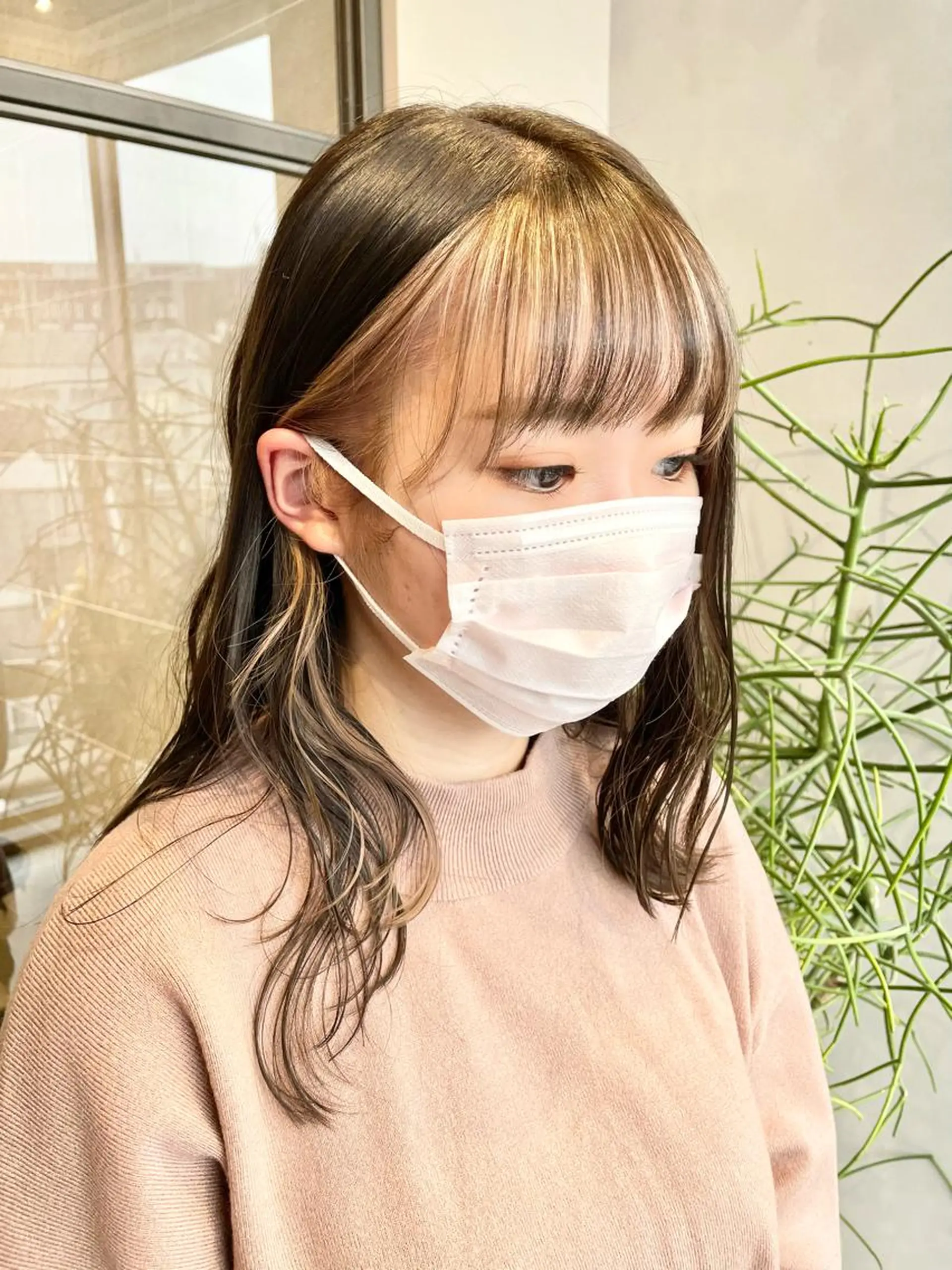 ロング カラー ミストバング ベージュカラー フェイスフレーミング ホワイトベージュ ハイトーン×レイヤー /遠藤将太のヘアスタイル