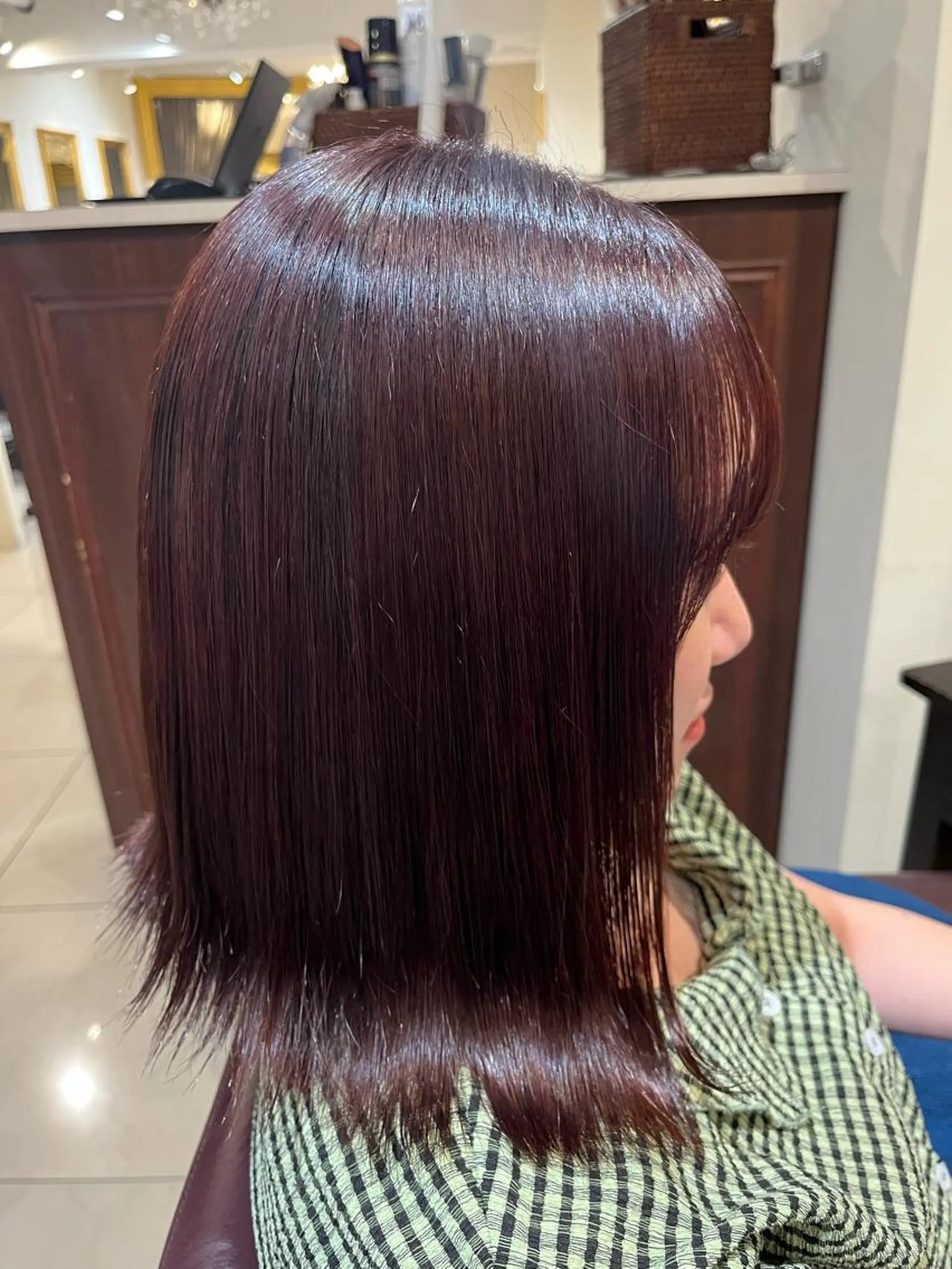 ミディアム カラー レディースカット SHIORIのヘアスタイル