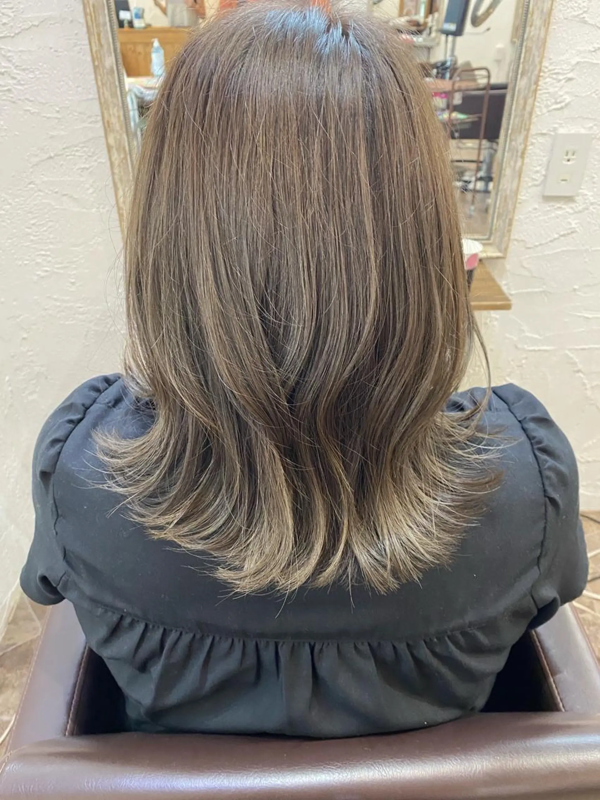 ミディアム アッシュ アッシュグレー アッシュグレージュ ヘアカラー トリートメント LeSoleil 大江珠実のヘアスタイル