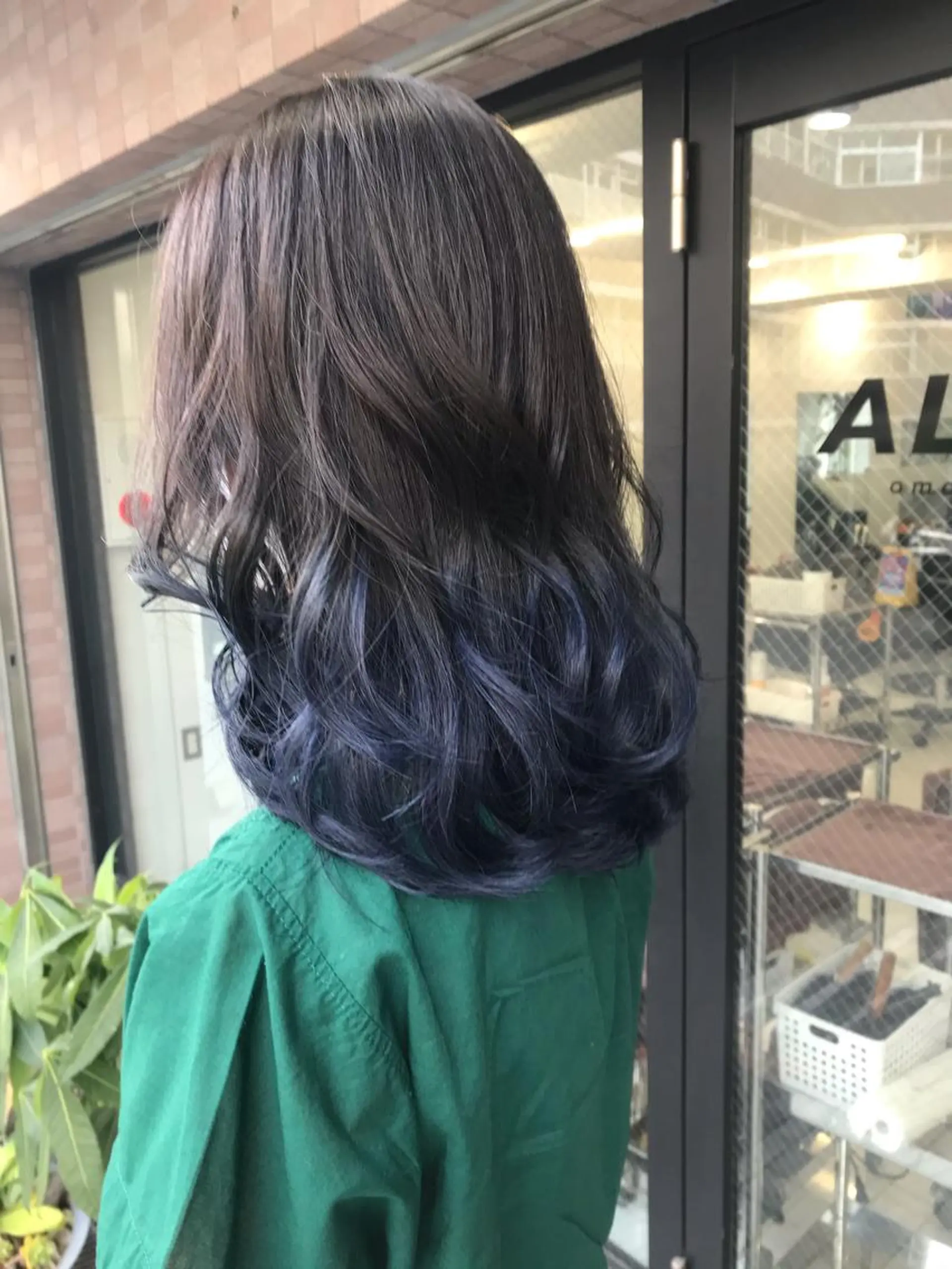 ミディアム 横山 奈央のヘアスタイル