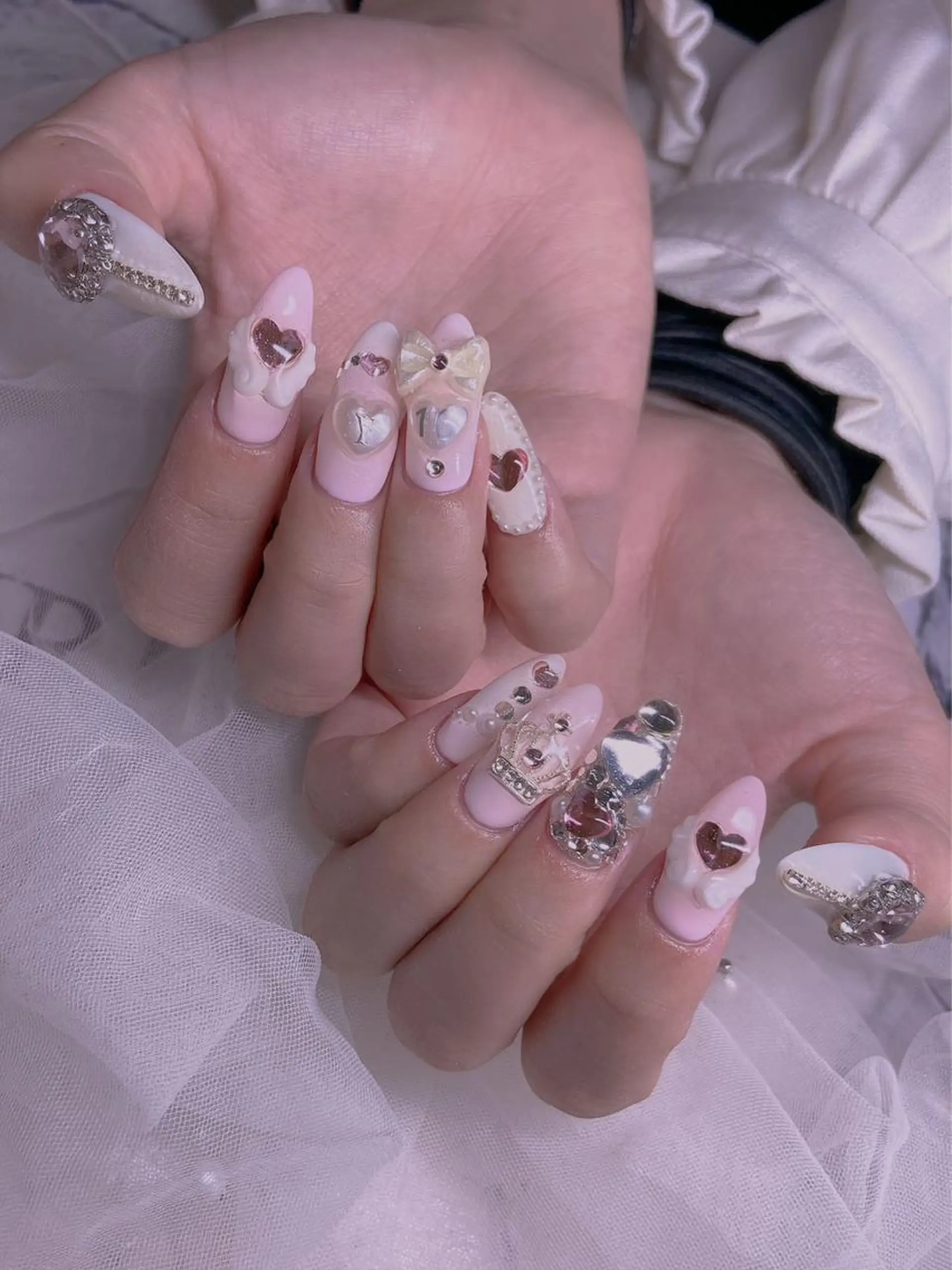ネイル ハート ストーンネイル 美爪パラジェル導入店 Sunnilyのネイルデザイン