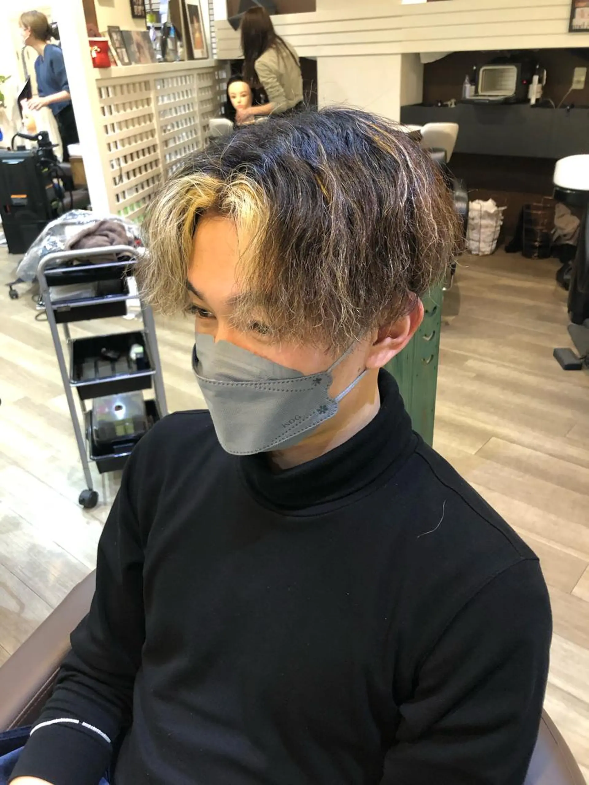 カラー カツキ/GARTE 代官山のヘアスタイル