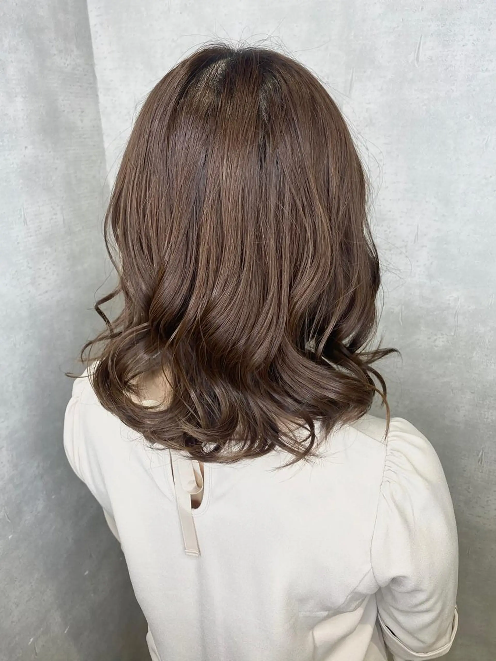 ミディアム 美髪/髪質改善 レイヤー/透けカラーのヘアスタイル
