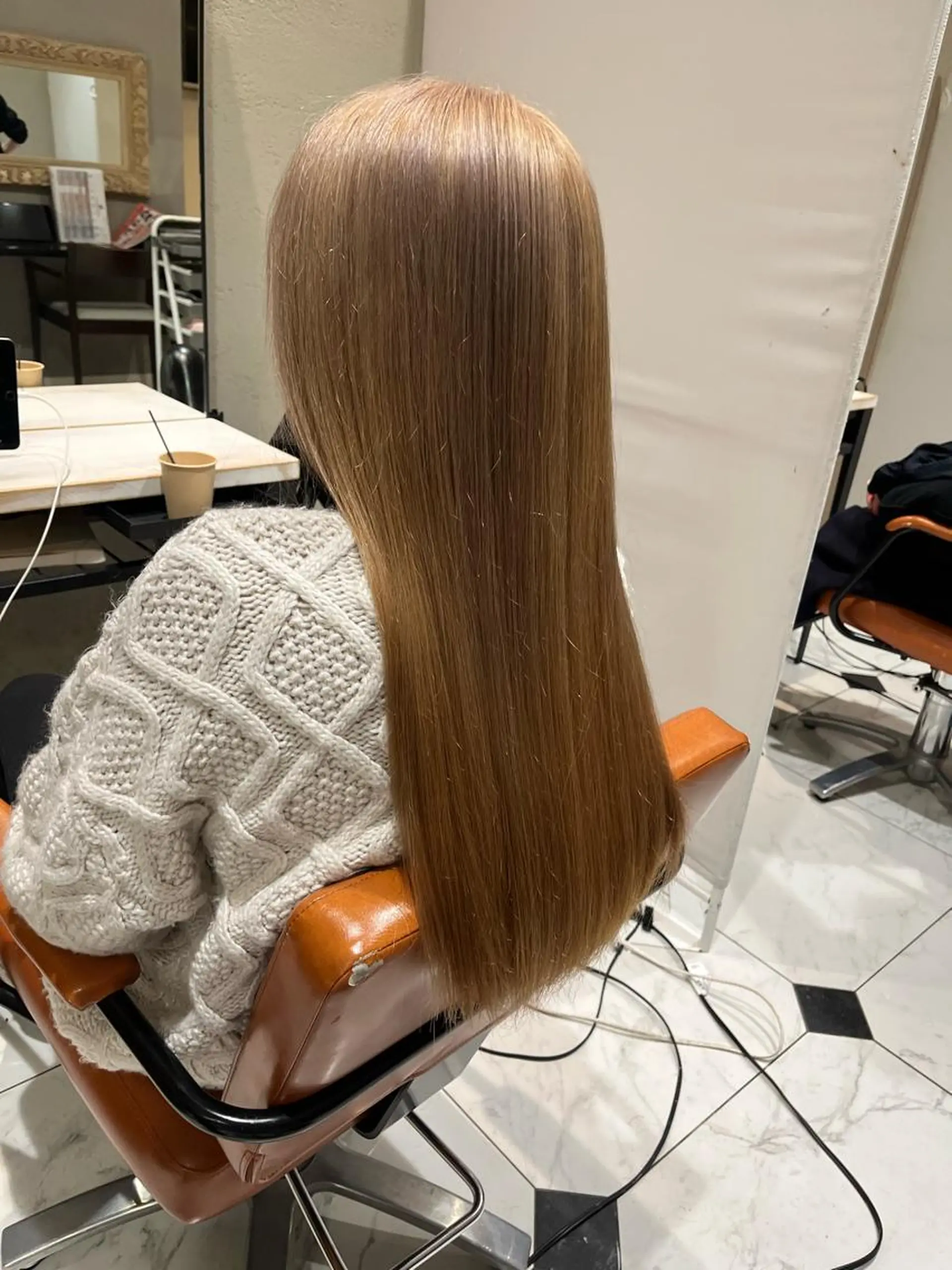 ロング カラー ベージュカラー ミルクティーベージュ ヘアカラー watanabe kazukiのヘアスタイル