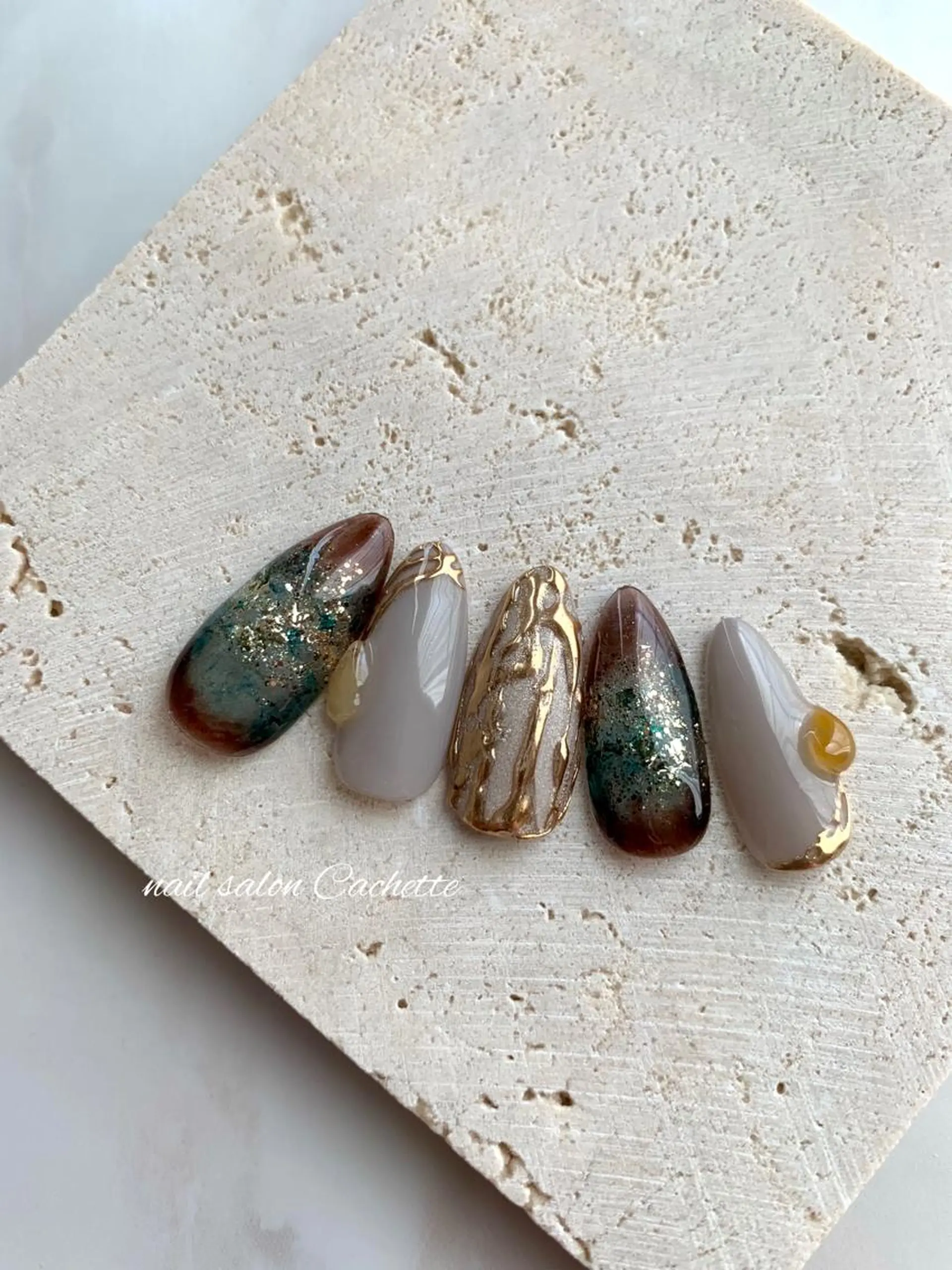 ネイル キラキラネイル ニュアンスネイル ✧Cachette✧ YUKARIのネイルデザイン