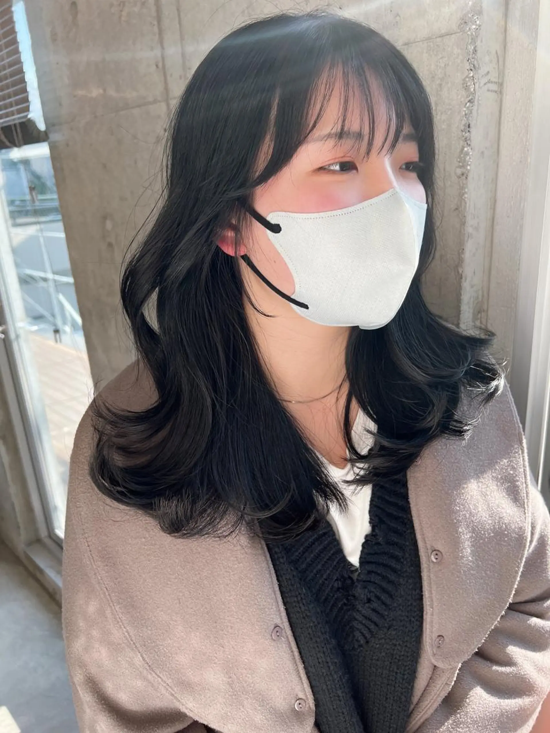 ロング カラー 黒髪 ブリーチ ブルーカラー ブルーブラック 透明感カラー カット ヘアカラー トリートメント 誰より丁寧なカット/ 小林輝/レイヤーのヘアスタイル