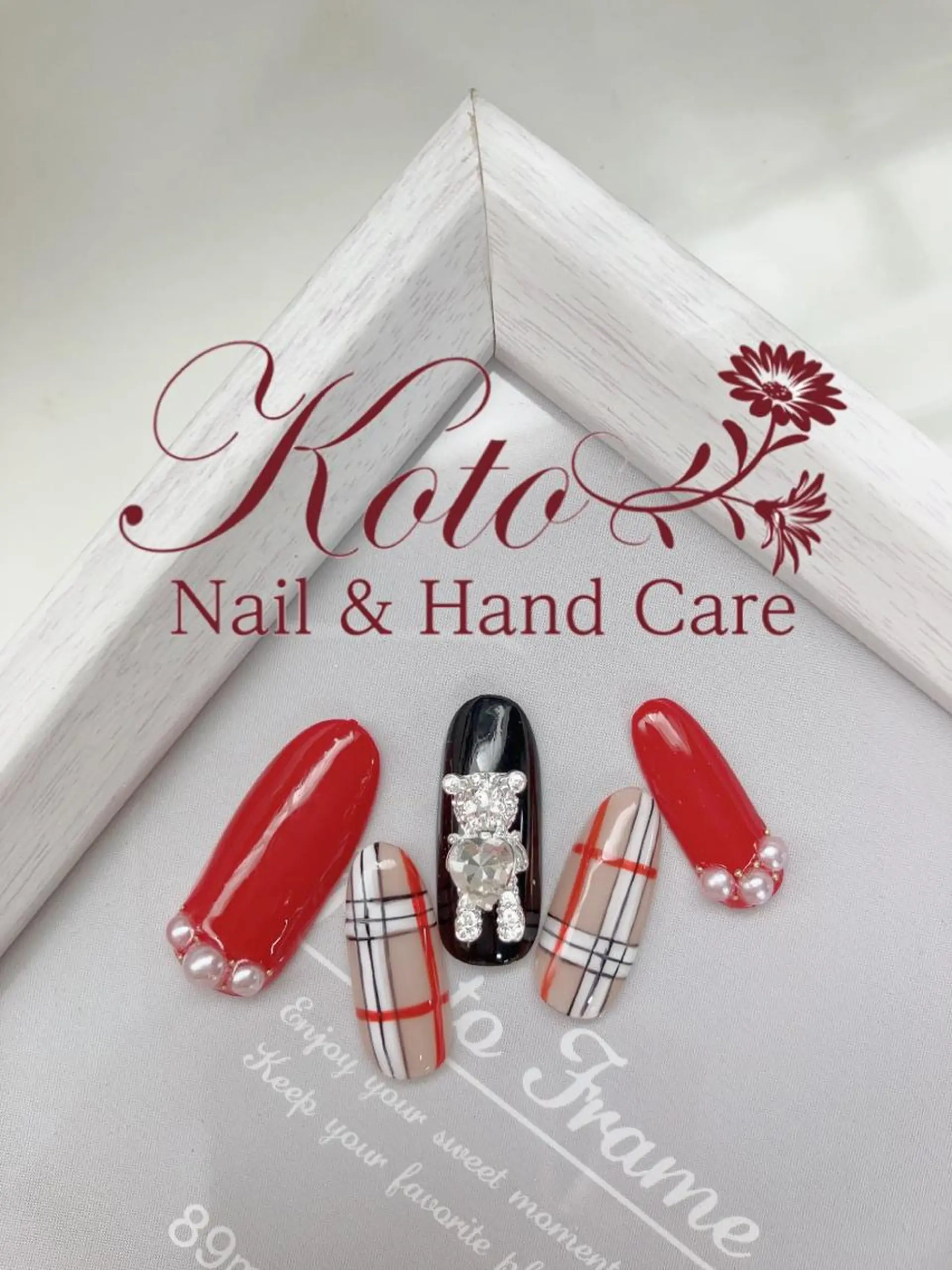 ネイル 長さ出し フットネイル フレンチネイル ジェルネイル ラメ(グリッター) Risa ネイルサロンKOTOのネイルデザイン