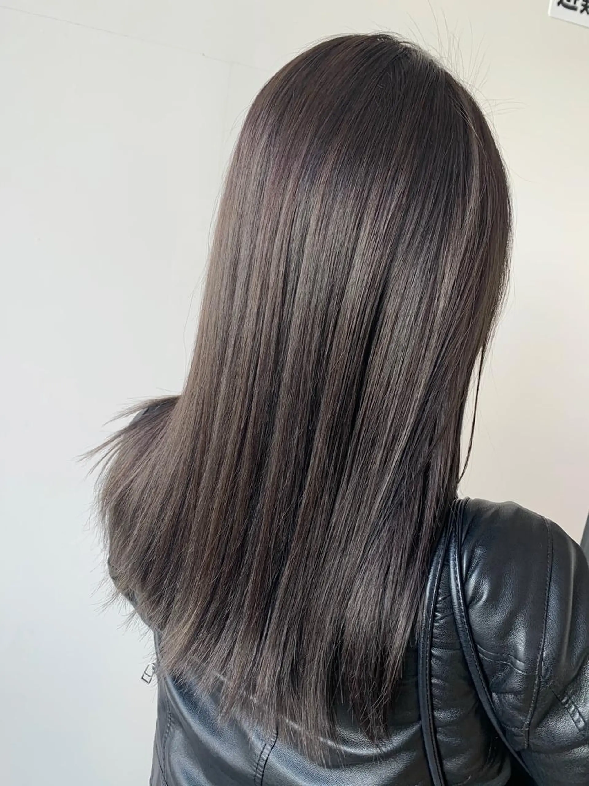 セミロング カット 縮毛矯正 福田 美波のヘアスタイル