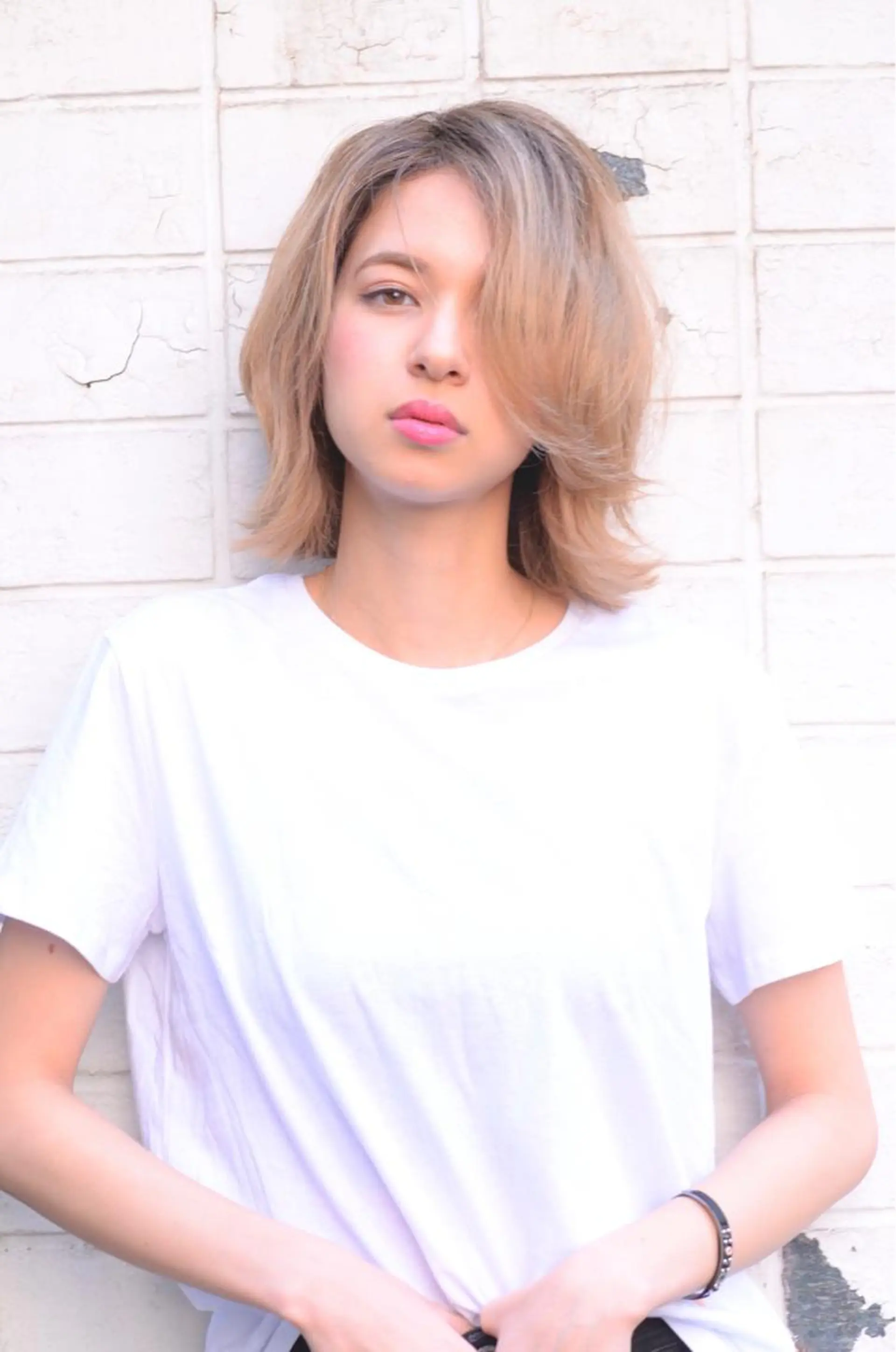 ミディアム 牛田 玲菜のヘアスタイル