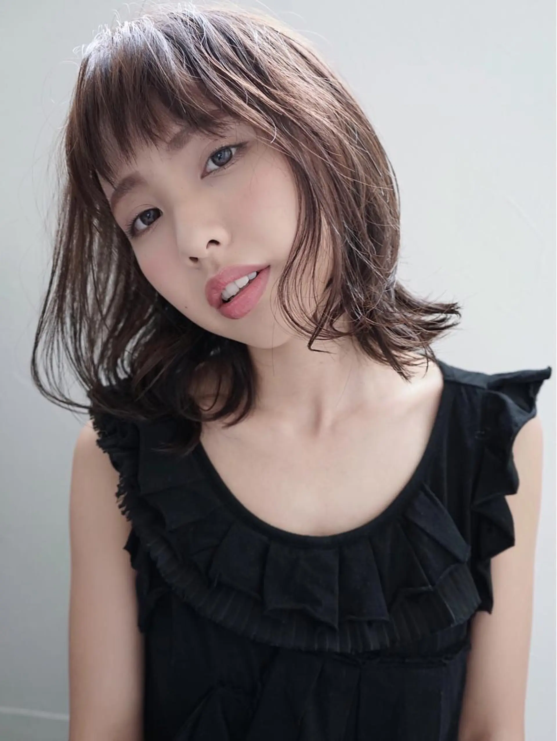 ミディアム カラー ベージュカラー 花井 啓好のヘアスタイル