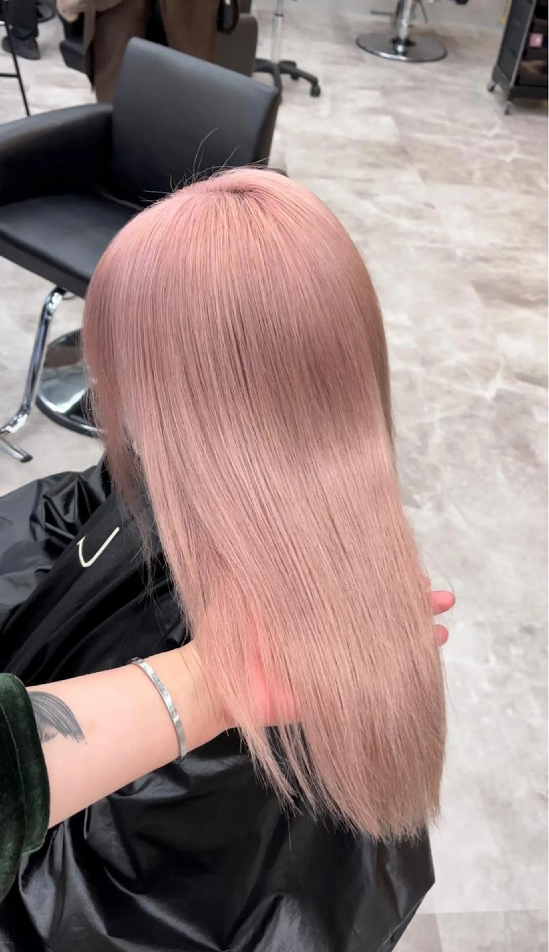 ミディアム ヘアカラー 福山 晴香のヘアスタイル