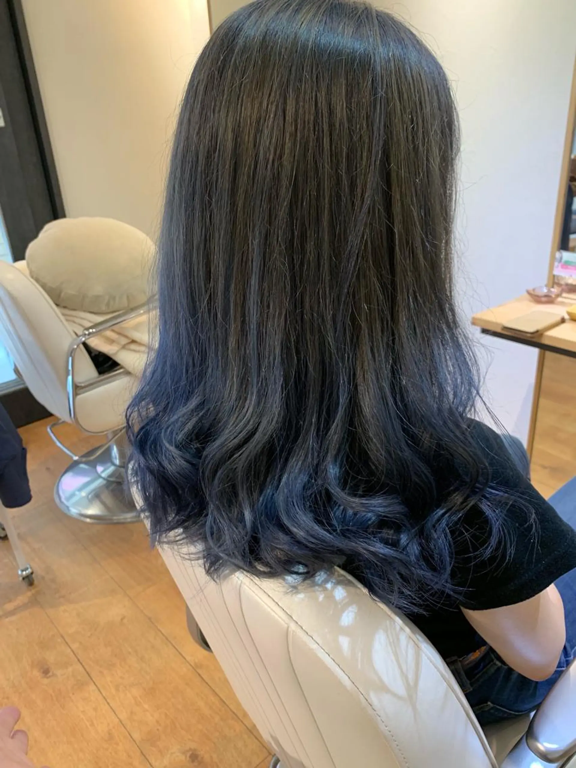 セミロング ayano ．のヘアスタイル