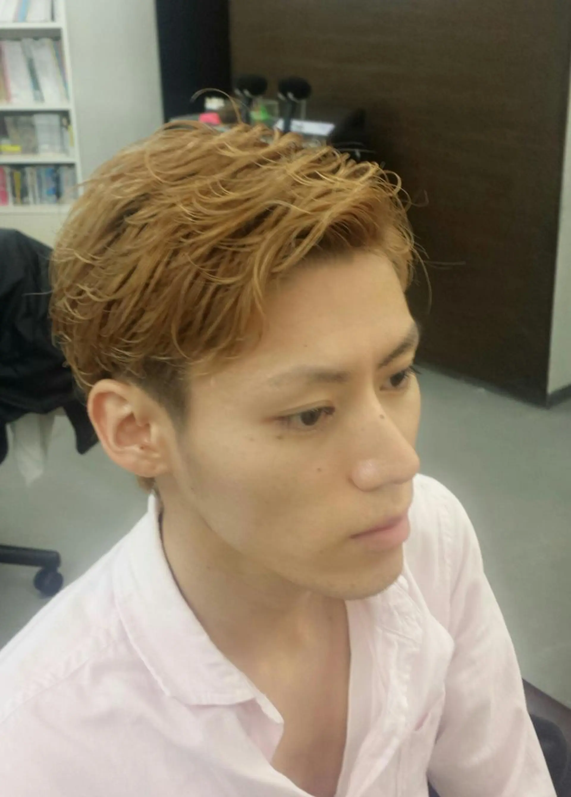 ショート メンズ メンズブリーチ メンズパーマ キノシタ ナオユキのヘアスタイル