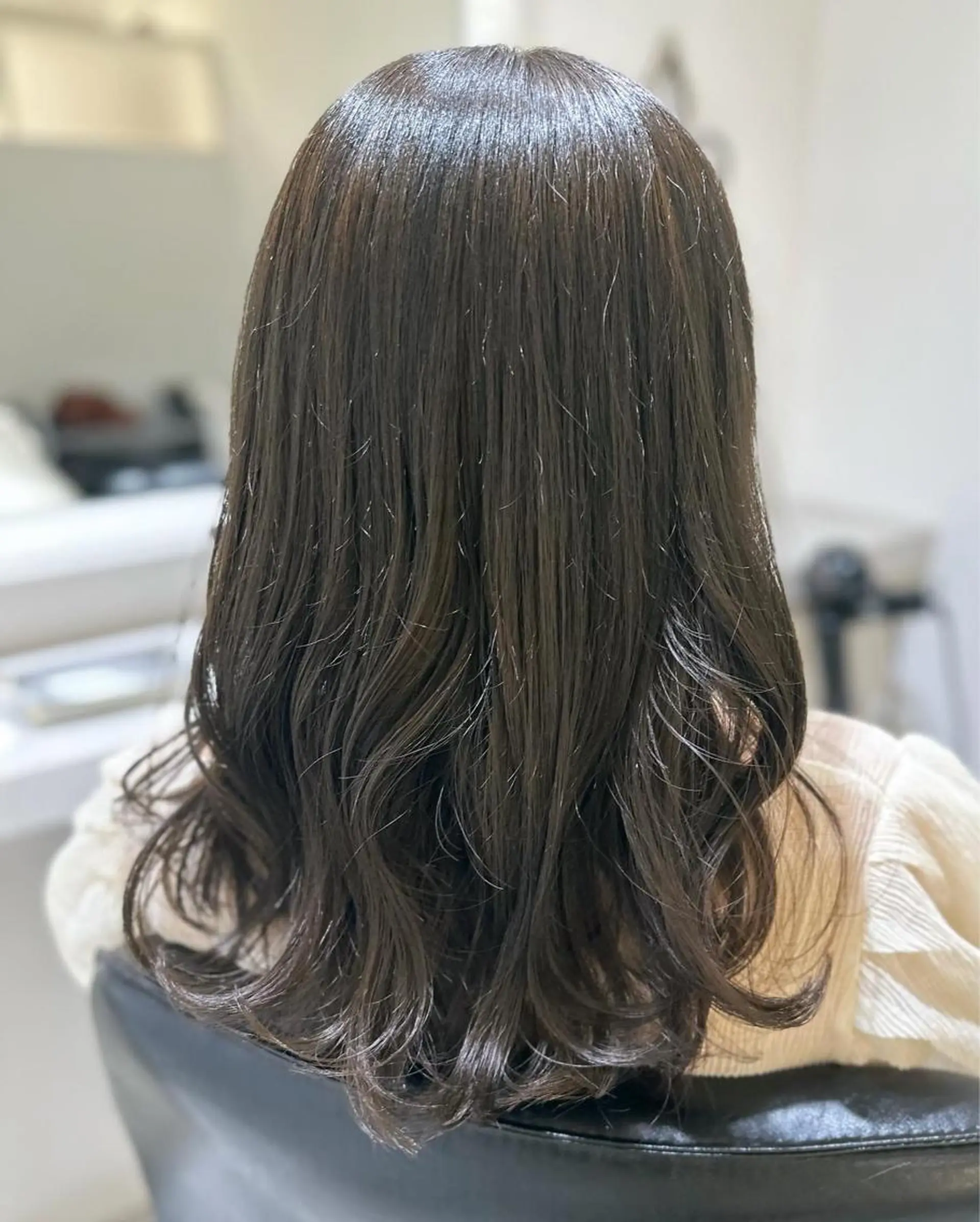 ロング カラー ヘアアレンジ オリーブカラー カット ヘアカラー トリートメント 荒木 ひろかのヘアスタイル