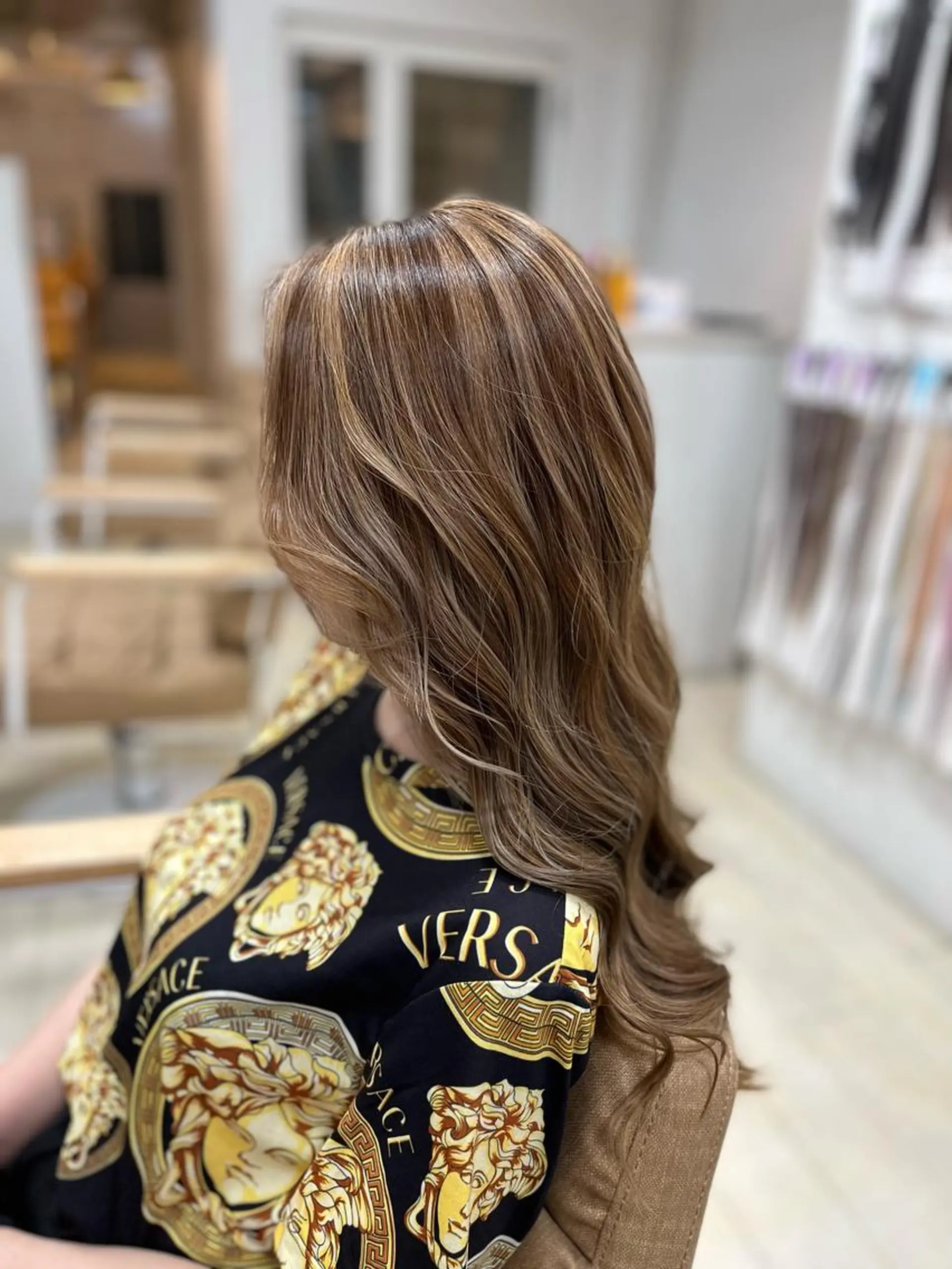セミロング カラー パーマ ヘアアレンジ メンズ キッズ ネイル マツエク・マツパ アイブロウ カット ヘアカラー トリートメント 🧡可愛い色落ち🧡 ハイトーン特化🧡のヘアスタイル