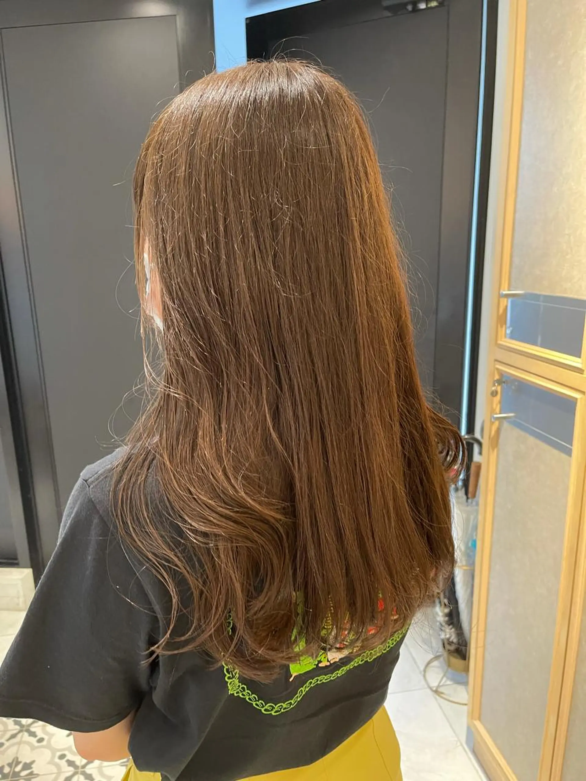 セミロング カラー ベージュカラー オリーブベージュ ラベンダー/レイヤー スタイル🤎mamiのヘアスタイル