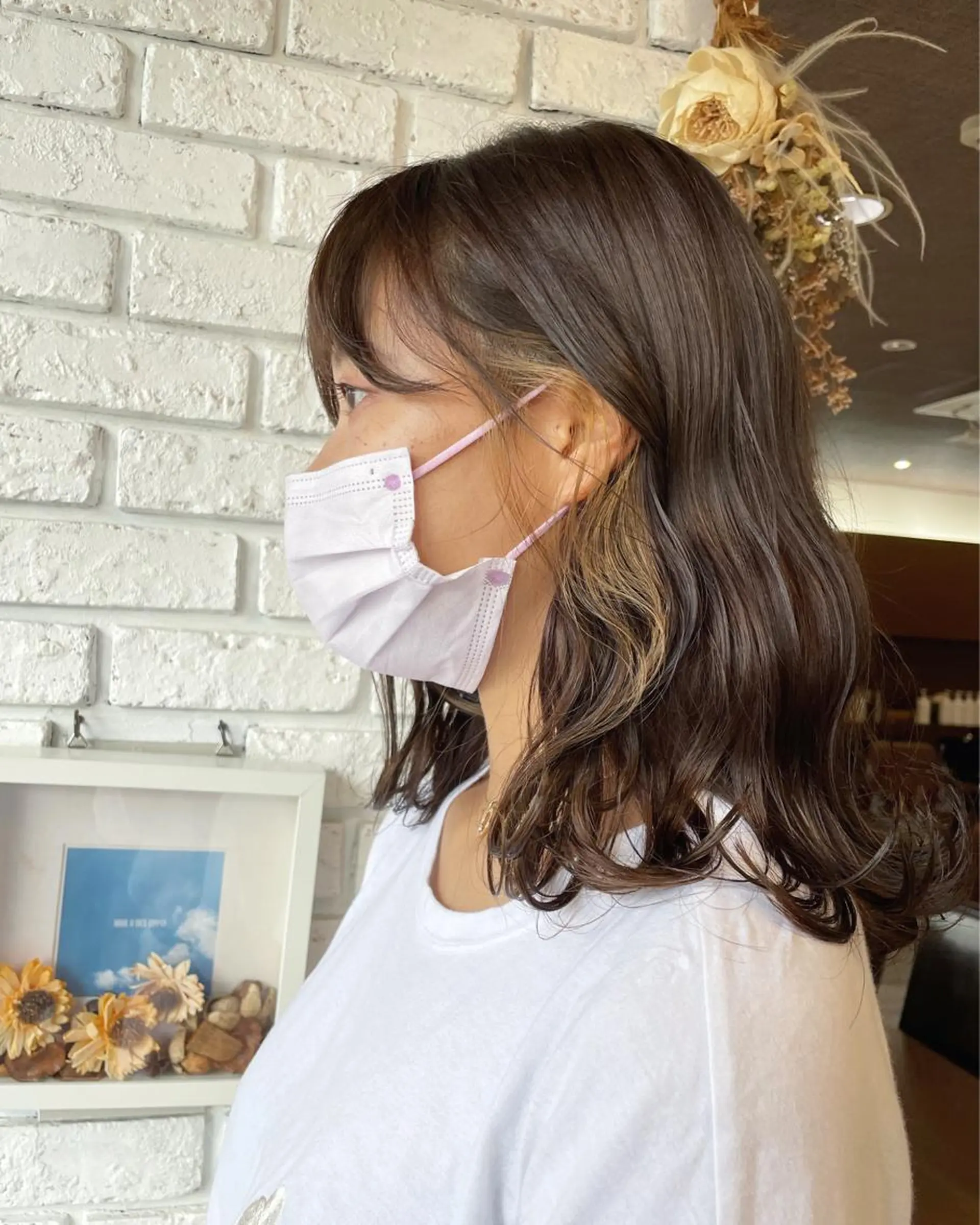 ミディアム カラー ヘアアレンジ ベージュカラー イヤリングカラー グレージュ インナーカラー イワタ マハ/ minim hairのヘアスタイル