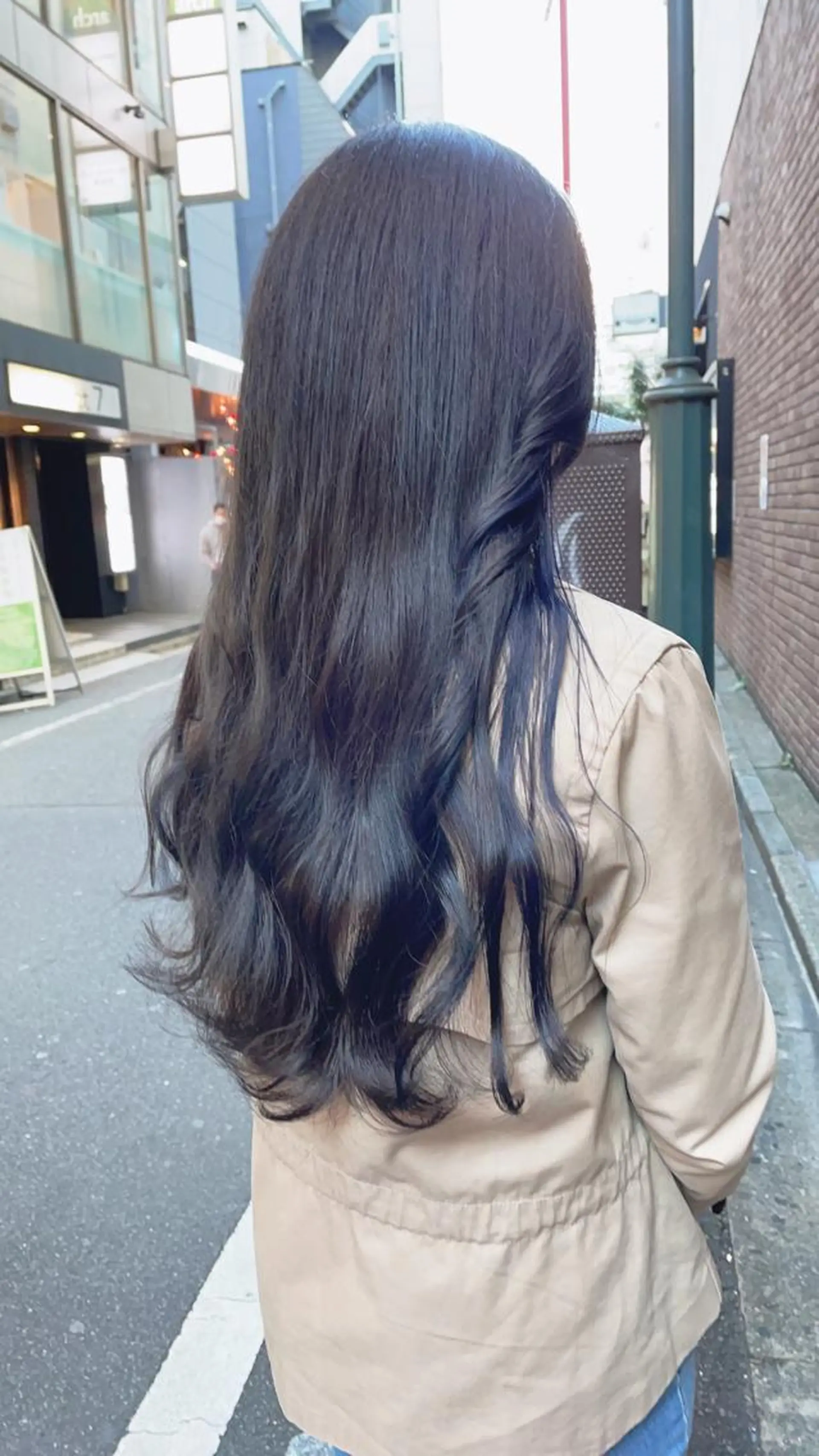 ロング カラー 黒髪 ブルーカラー ブルーブラック 透明感カラー ヘアカラー トリートメント 渋谷:インナーカラー ／🍒エリカ🍒のヘアスタイル