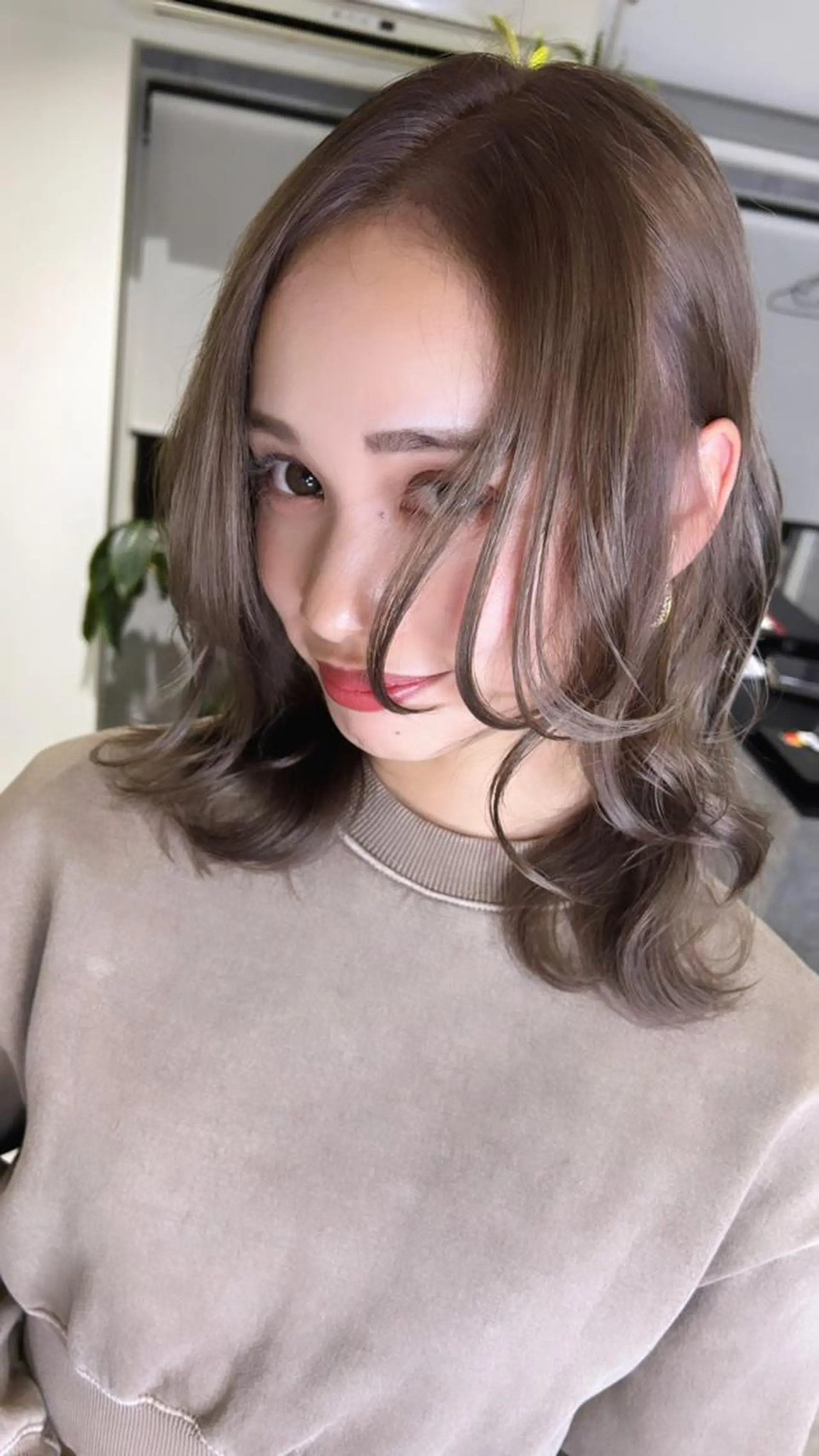 ミディアム カラー ブリーチ 透明感カラー グレージュ カット ヘアカラー トリートメント Giselハヤシ ケンタのヘアスタイル