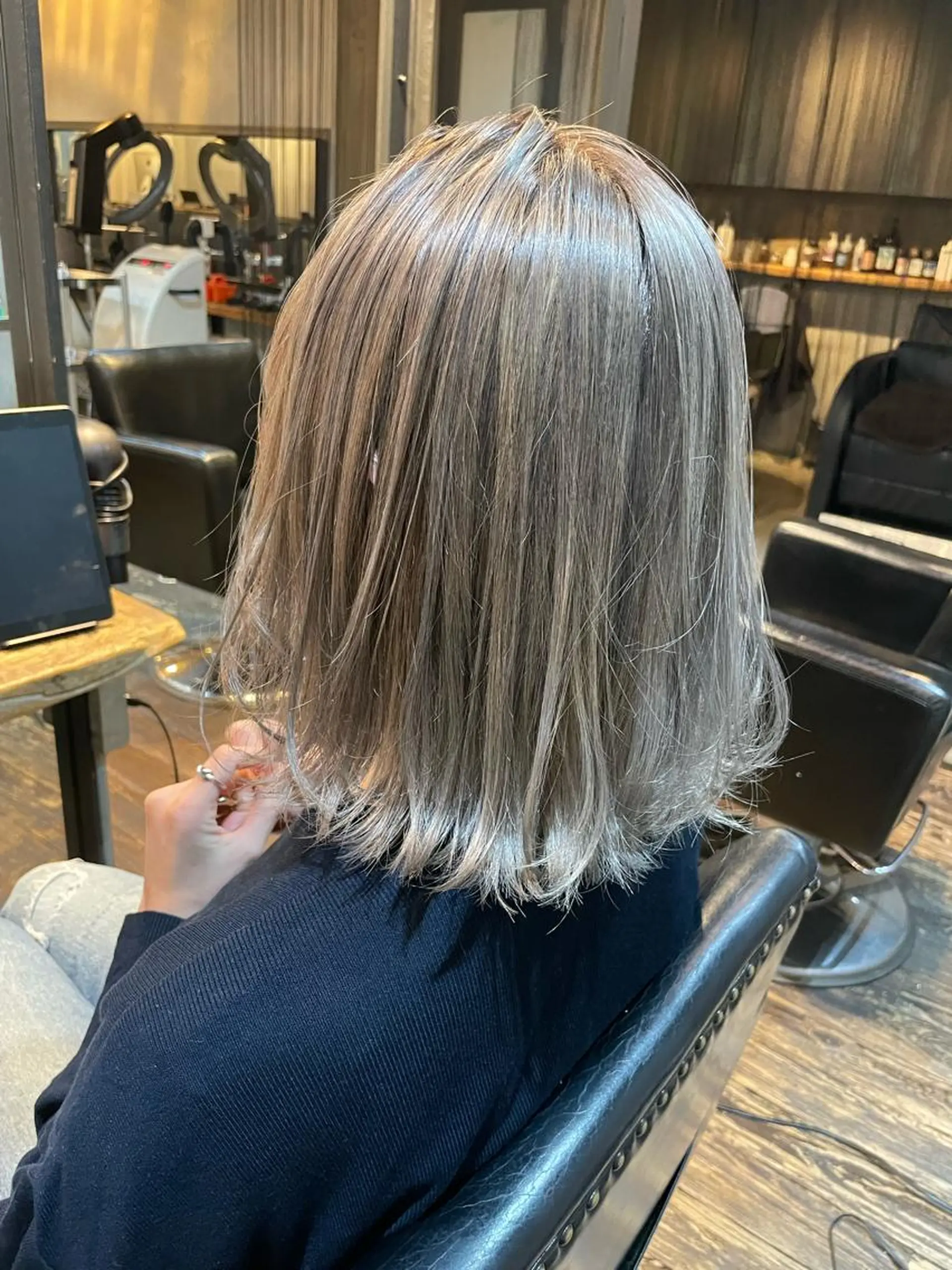 ミディアム カラー グレージュ 國井 廉のヘアスタイル