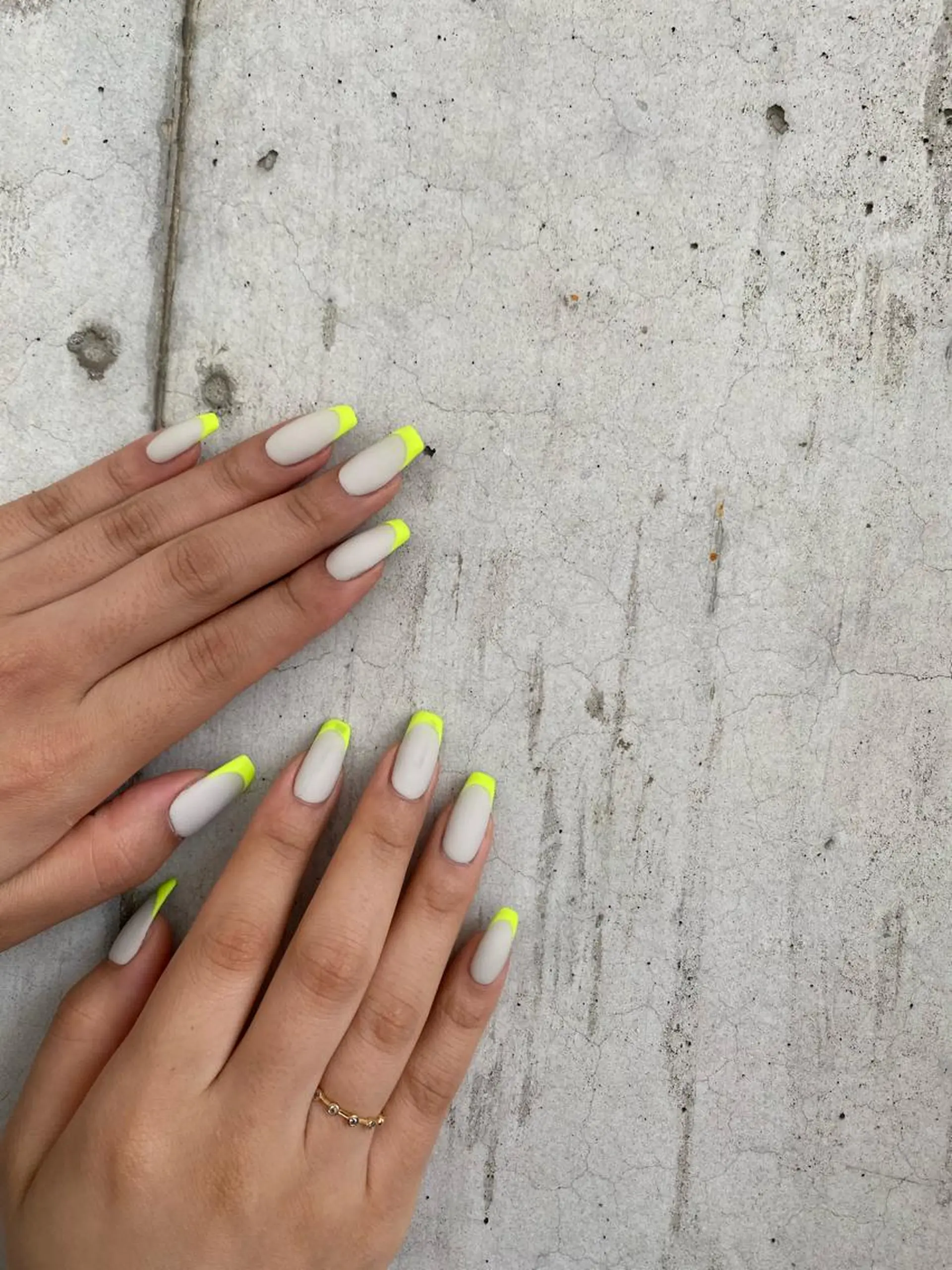 ネイル フレンチネイル 持ち込み ニュアンスネイル 黄色 ハンドネイル ハンドケア Charme. NOBUKOのネイルデザイン