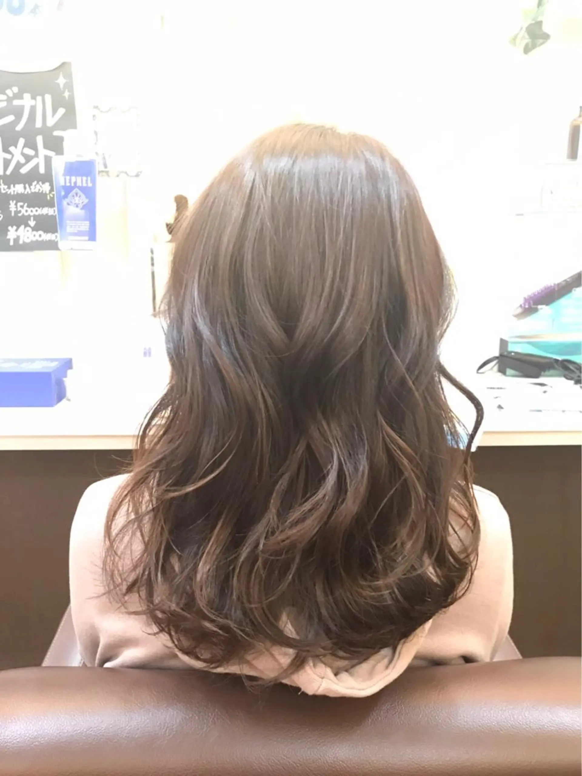 ロング カラー カット ヘアカラー トリートメント Well's TAIGAのヘアスタイル
