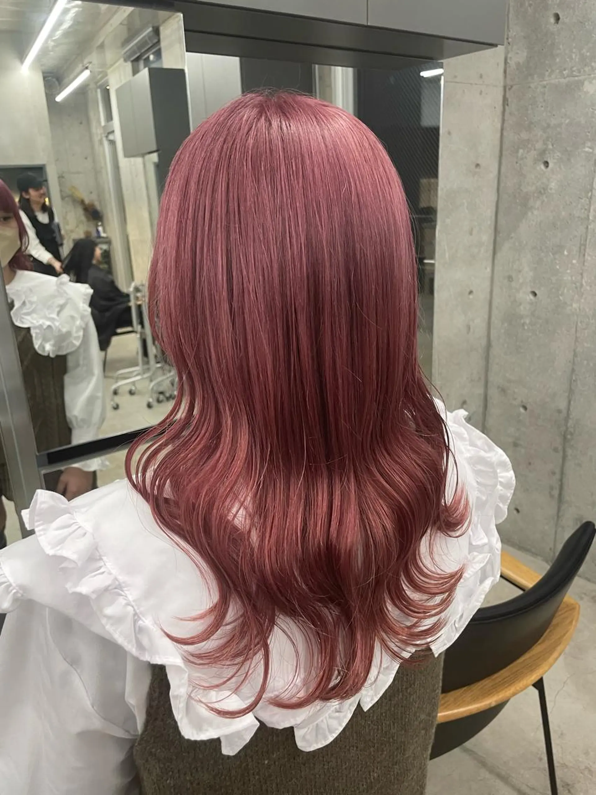 ミディアム カラー ブリーチ インナーカラー 推し ブリーチ  髪質改善のヘアスタイル