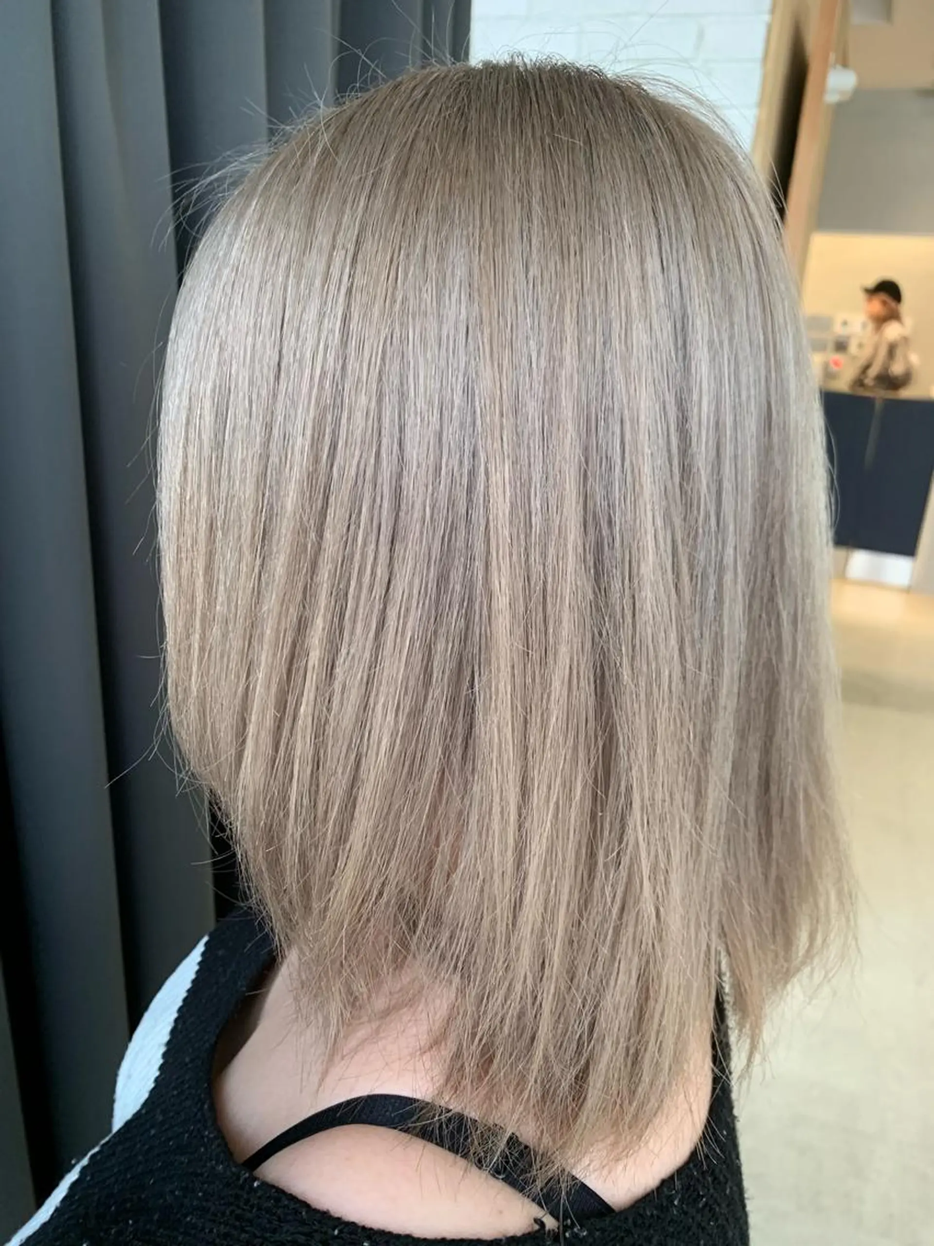 ミディアム カラー ヘアカラー トリートメント LUXBE LUCEのヘアスタイル