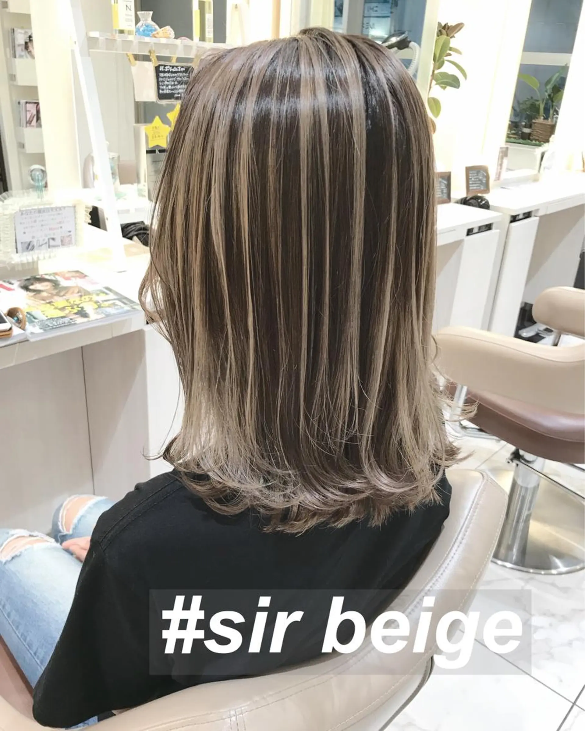 ミディアム カラー バレイヤージュ レイヤーカット 外ハネヘア カット ヘアカラー 山崎俊輔/髪質改善 /バレイヤージュのヘアスタイル