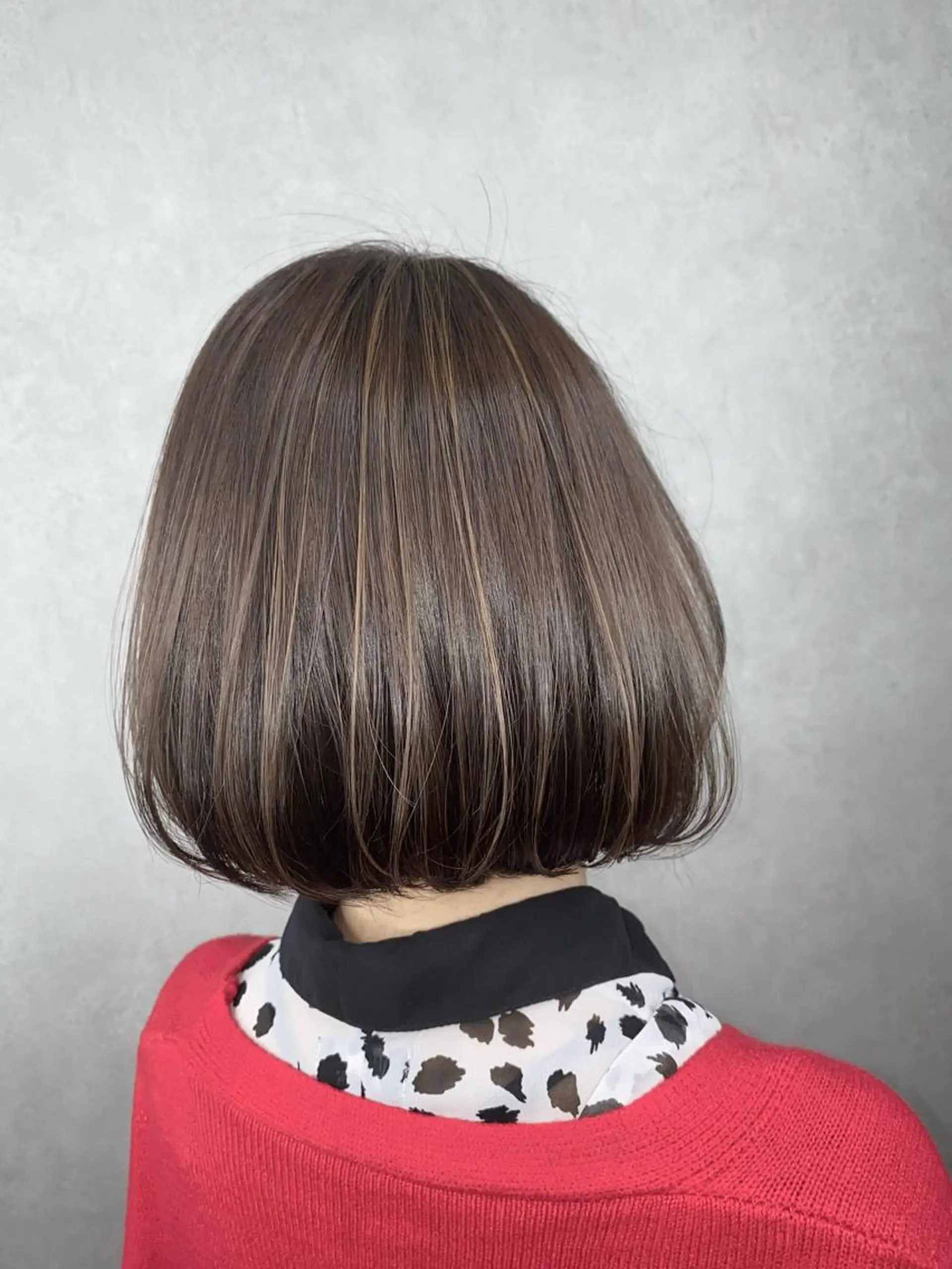 セミロング ボブ ハイライト ＳＨＩ ＺＵのヘアスタイル