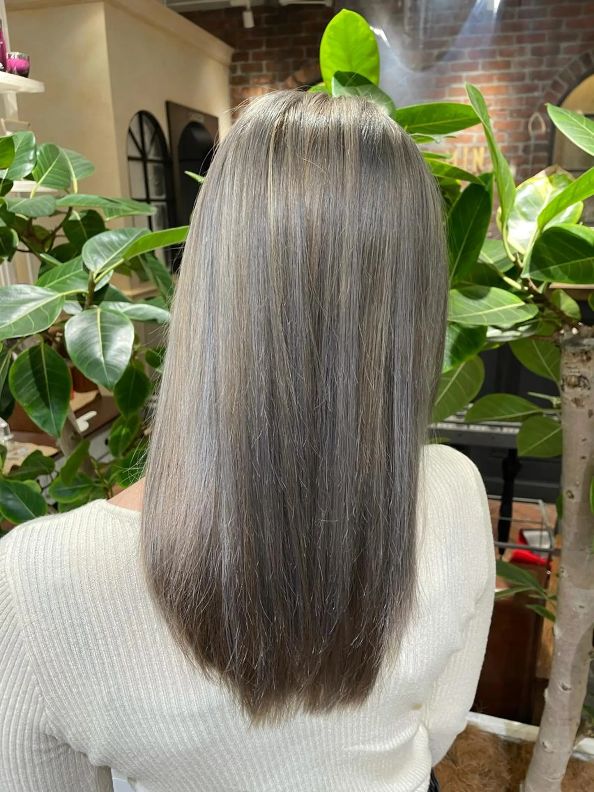 ロング カラー ハイライトカラー ハイライト MINX 渡邉由理のヘアスタイル