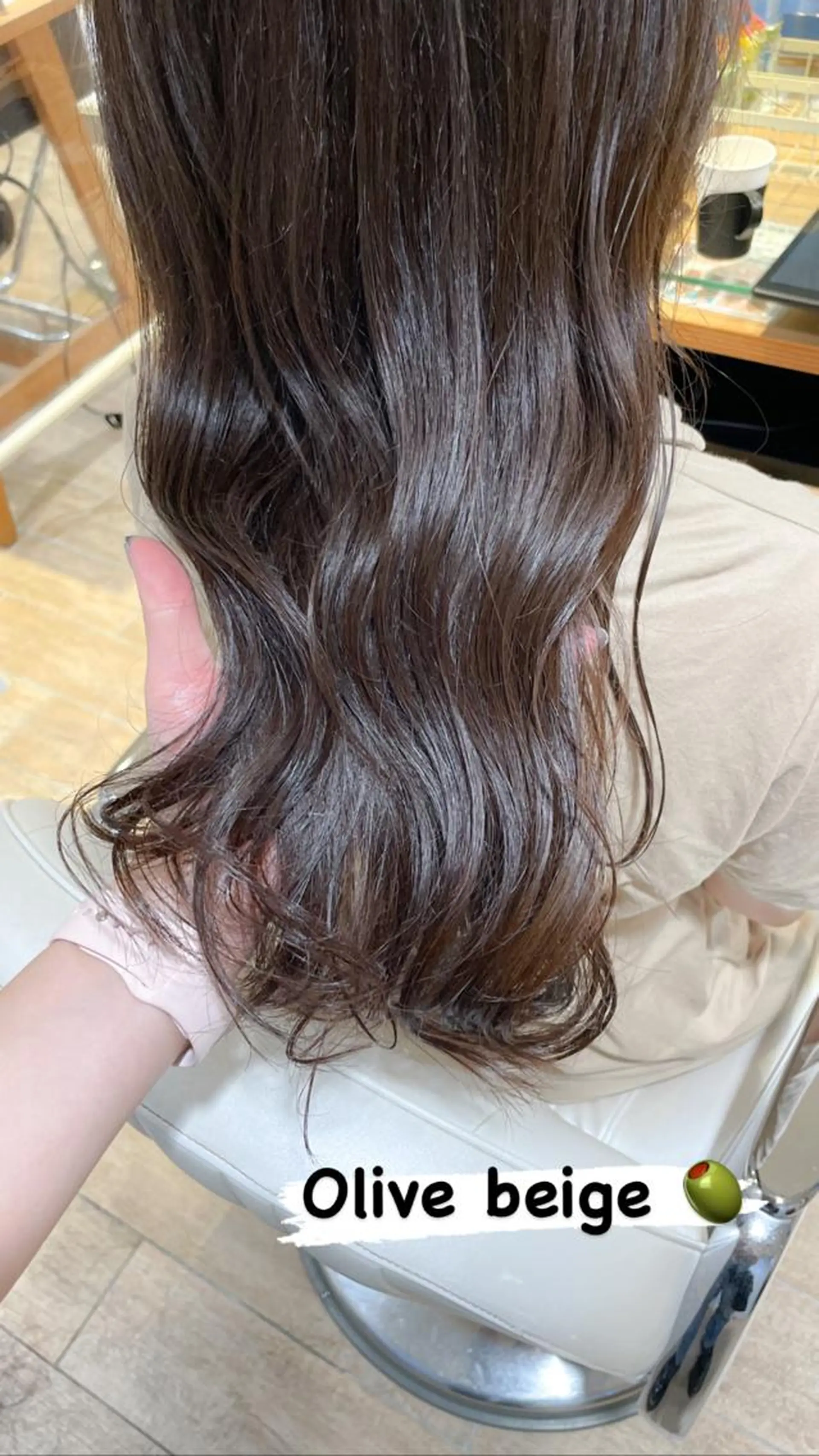 ロング カラー オリーブカラー カット ヘアカラー ✨カラー支持No.1 🧸ワキ カナコ🧸のヘアスタイル