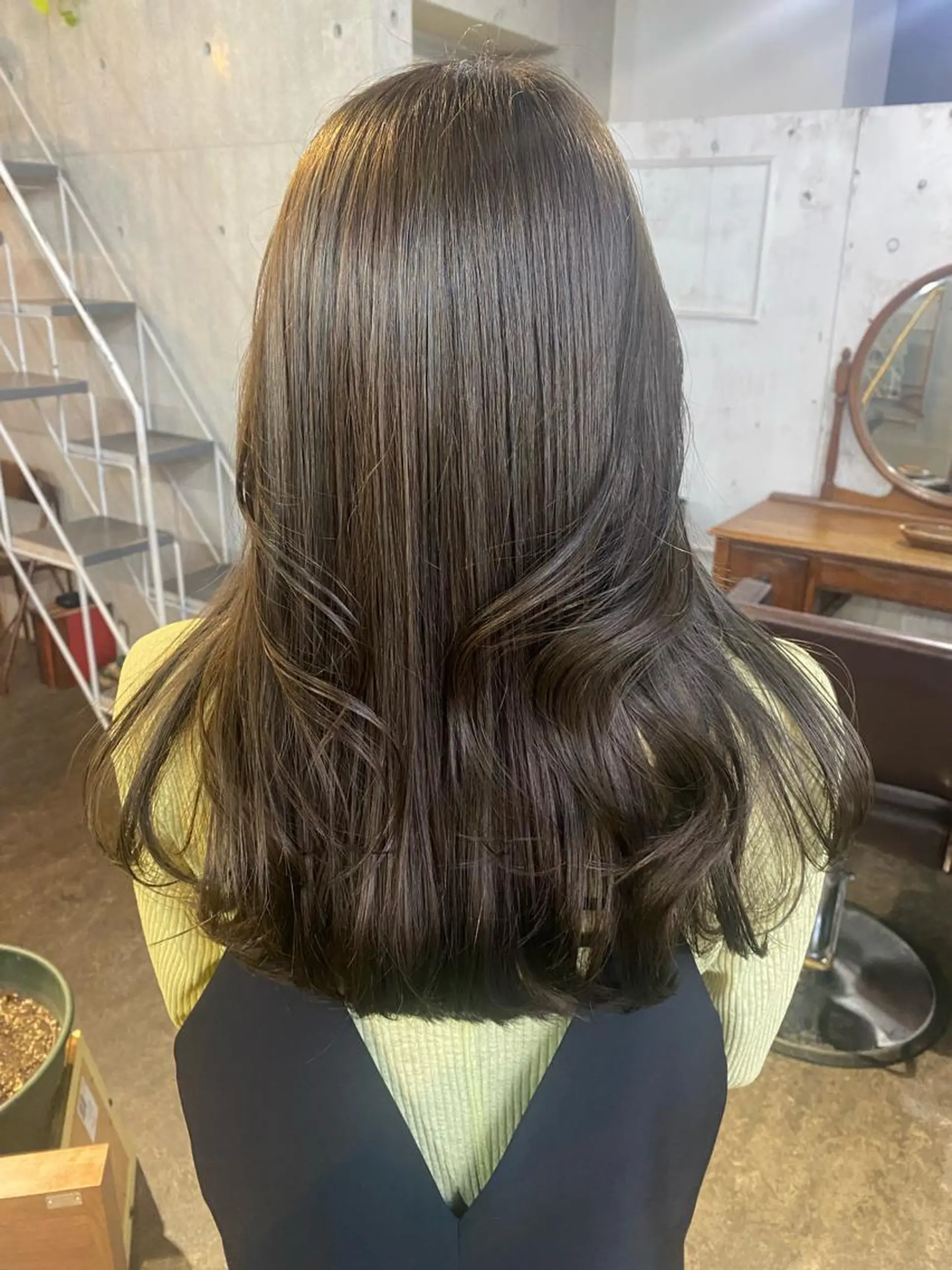 ロング カラー パーマ ヘアアレンジ メンズ キッズ ネイル マツエク・マツパ アイブロウ モリモト サナのヘアスタイル