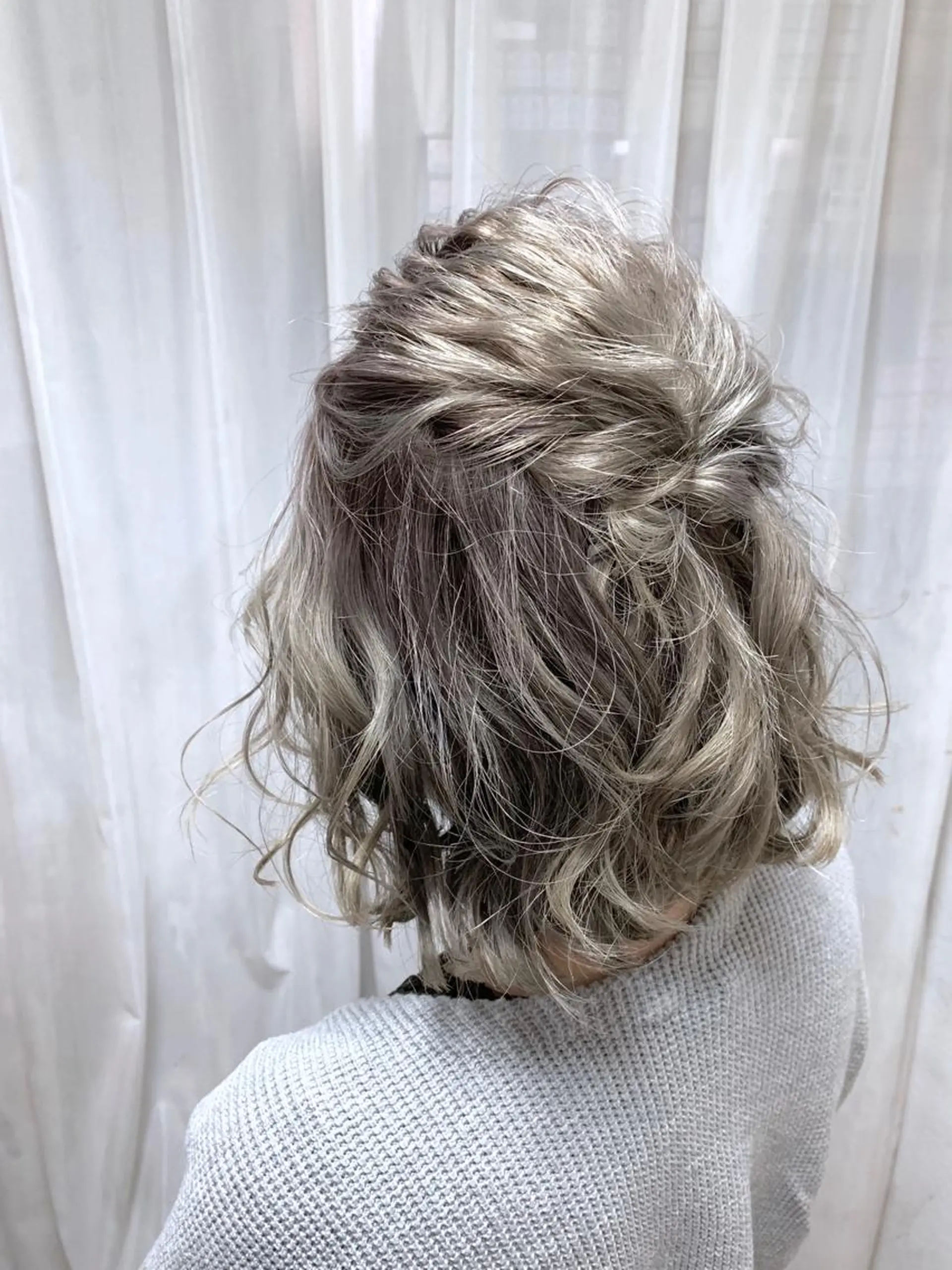 ミディアム カラー パーマ ヘアアレンジ アッシュ ブリーチ ホワイトアッシュ ヘアカラー トリートメント 縮毛矯正/美髪 髪質改善/石田幸輔のヘアスタイル