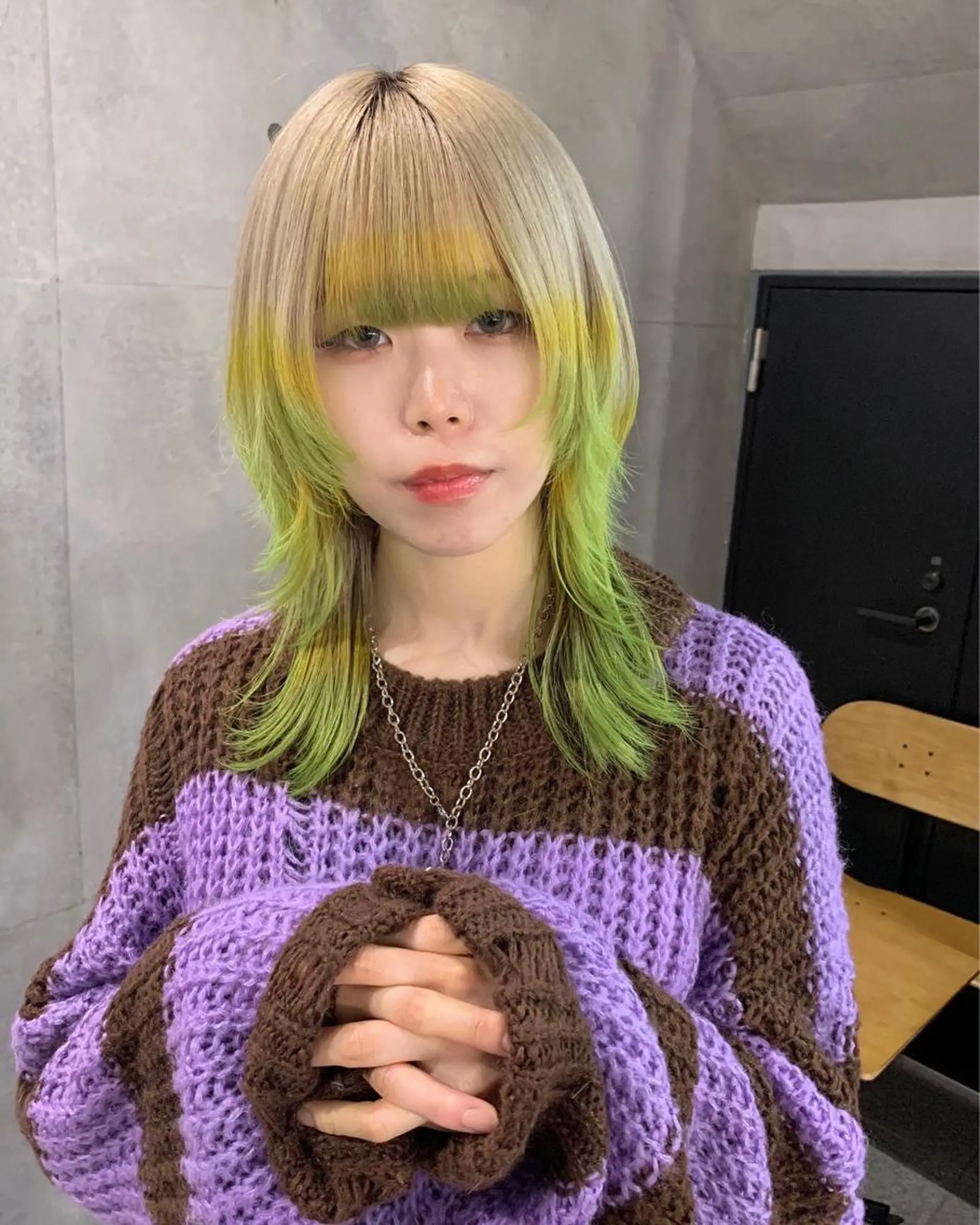 ミディアム カラー ウルフカット カット ヘアカラー ヘアセット 中性ウルフカット ケアブリーチ/ケイトのヘアスタイル