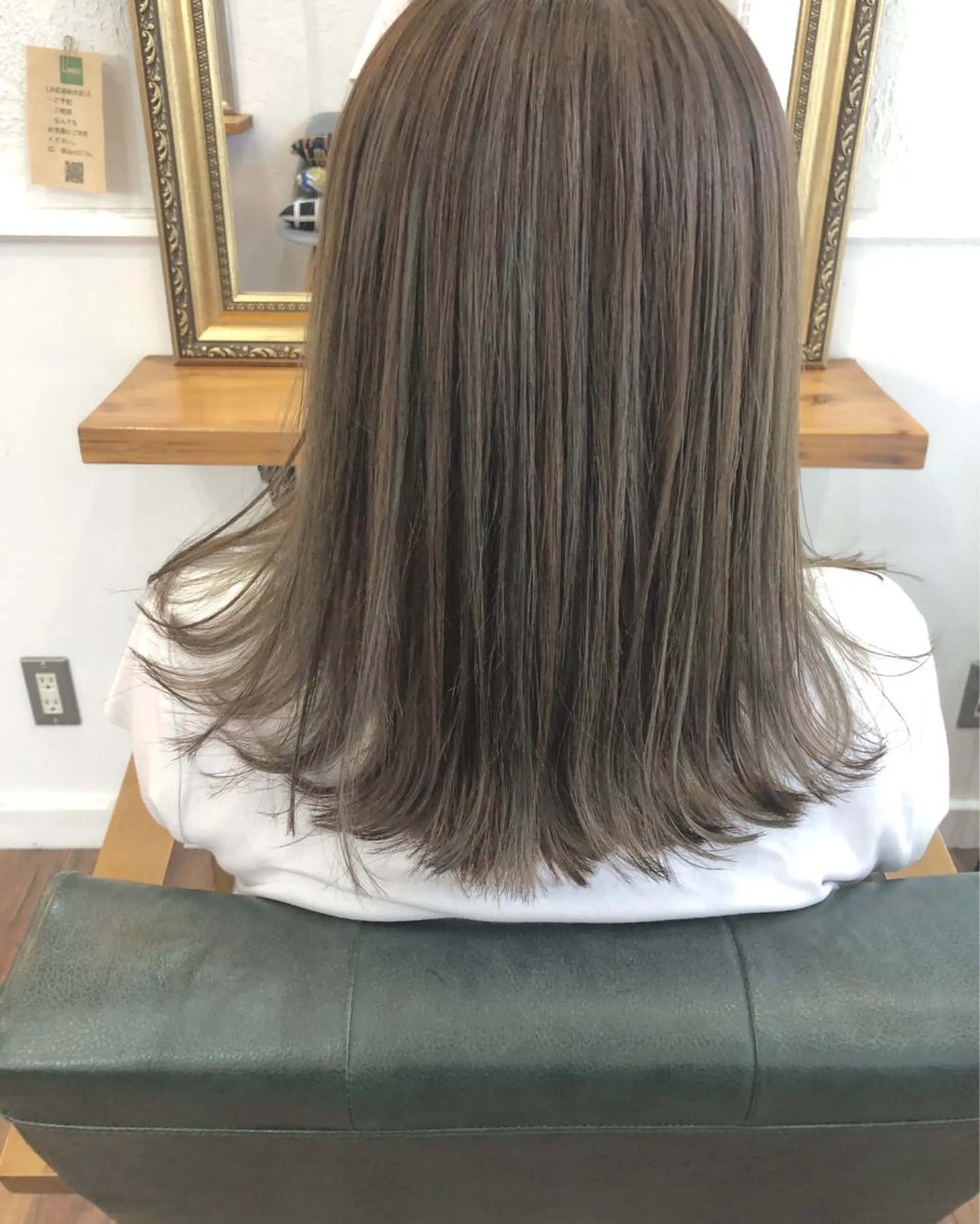 セミロング カラー 透明感カラー カット ヘアカラー 江原 彩華のヘアスタイル