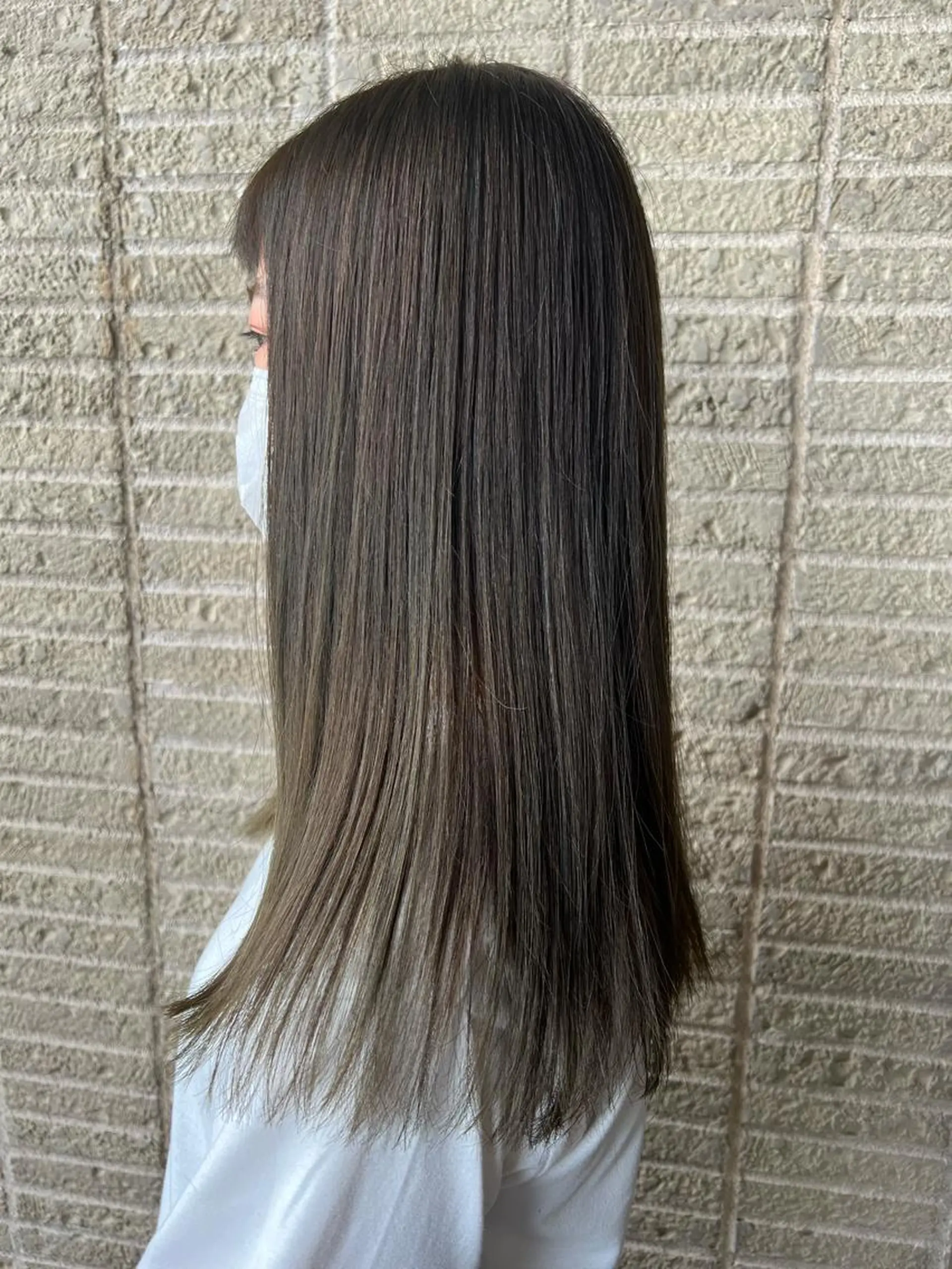 ロング カラー ヘアアレンジ グレージュ カーキグレージュ ロング 加藤 綾華のヘアスタイル