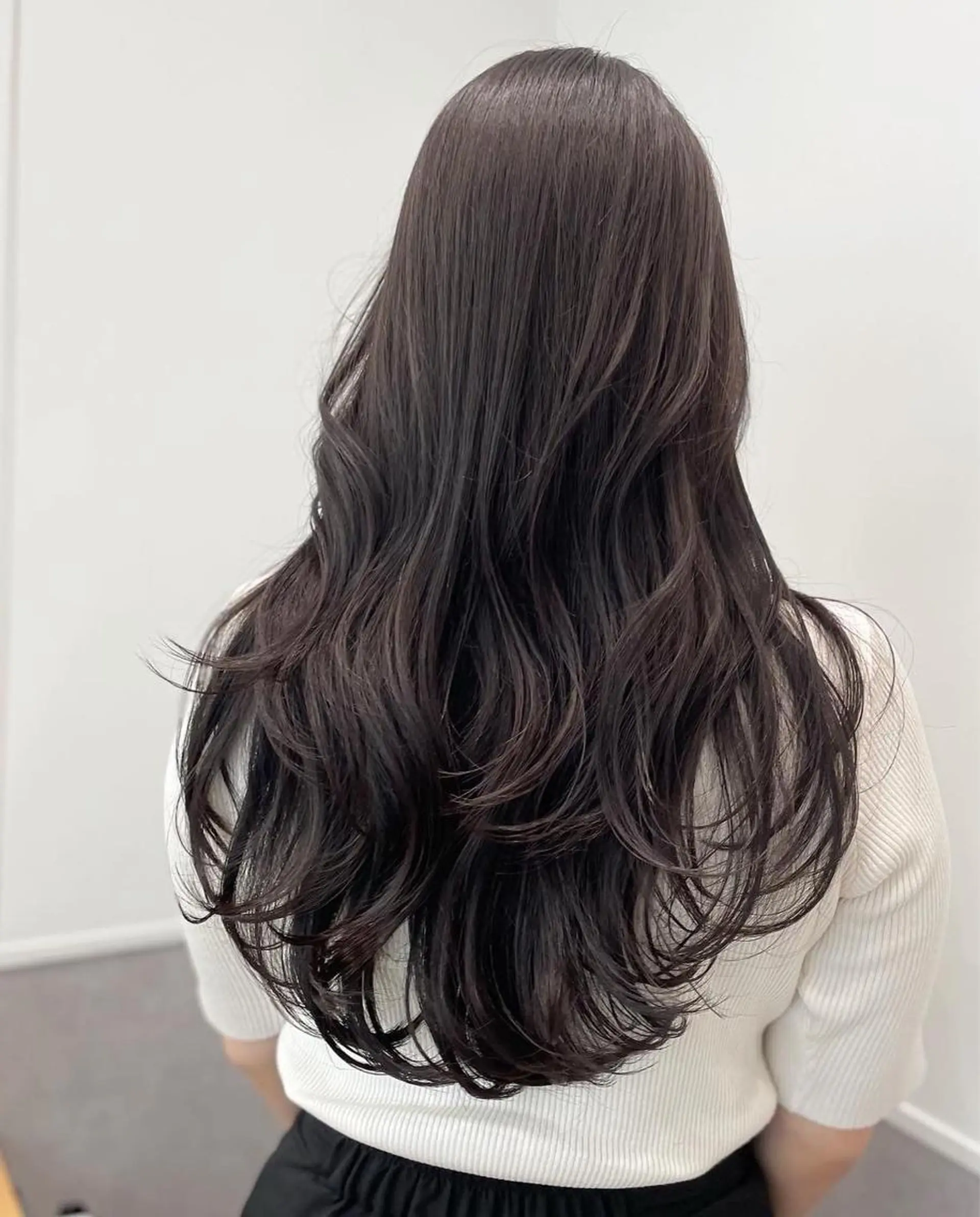 ロング カラー 透明感カラー ダークグレー ダークグレージュ グレージュ 佐藤 高徳のヘアスタイル