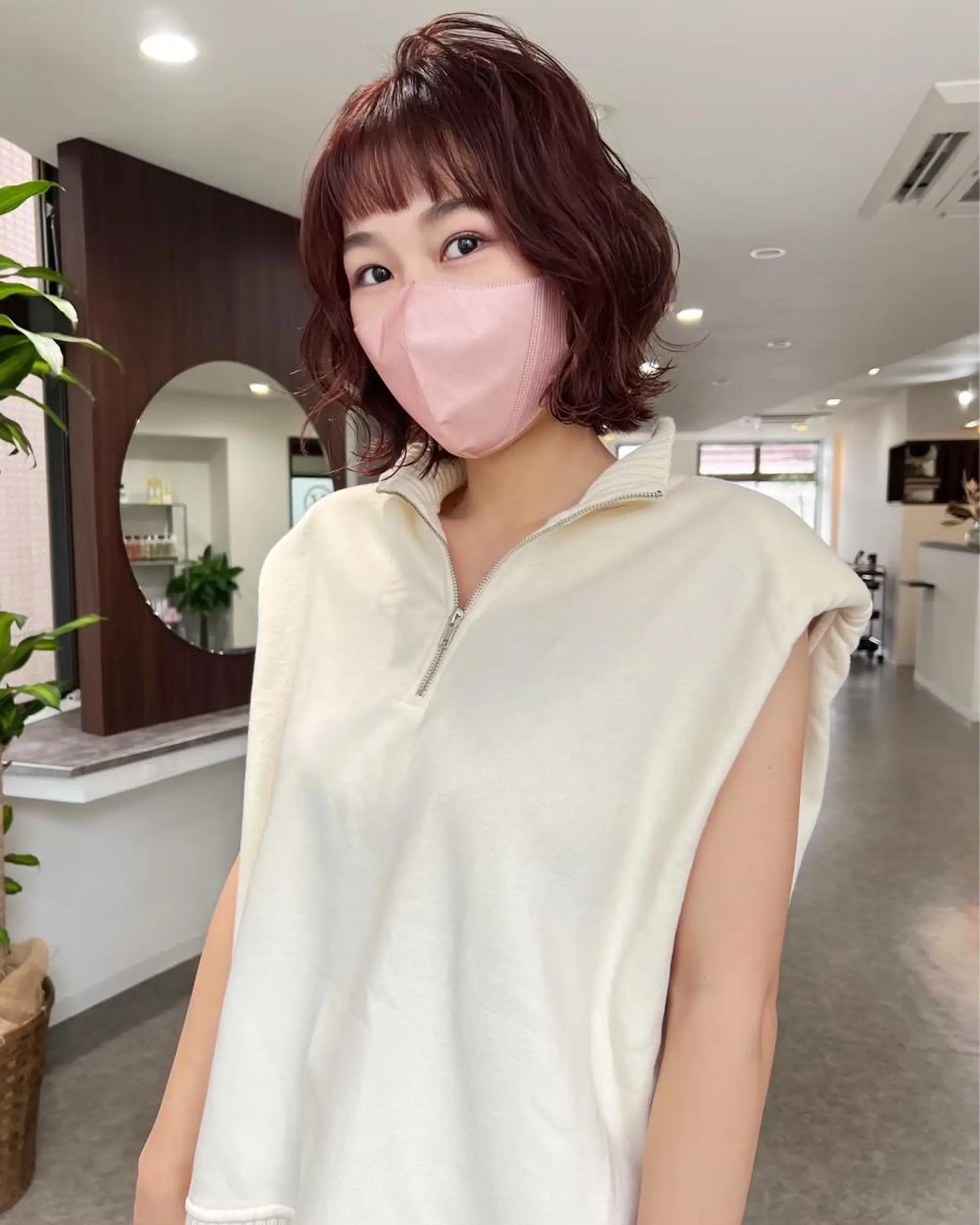 ミディアム タナカ レイヤのヘアスタイル