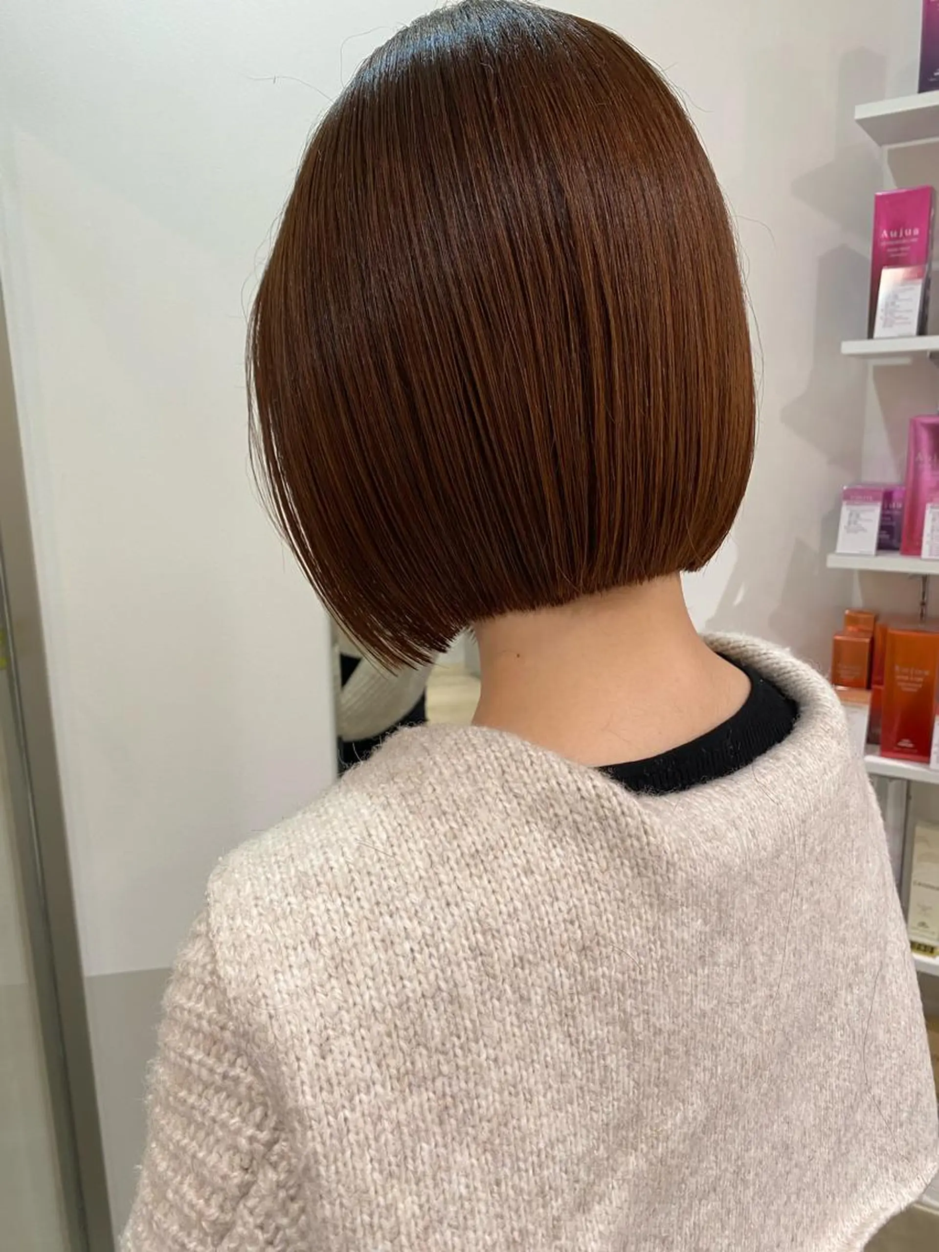 ショート ボブ カット 顔まわりカラー特化 赤津百合絵のヘアスタイル