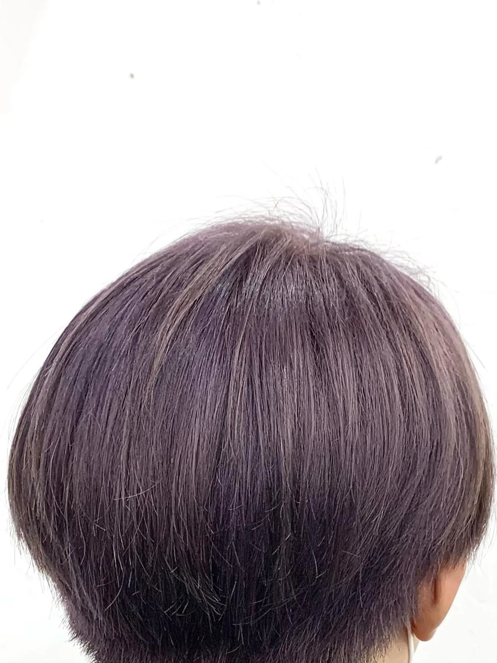 ショート レイヤー ハイトーン 暖色⭐︎KANAKOのヘアスタイル