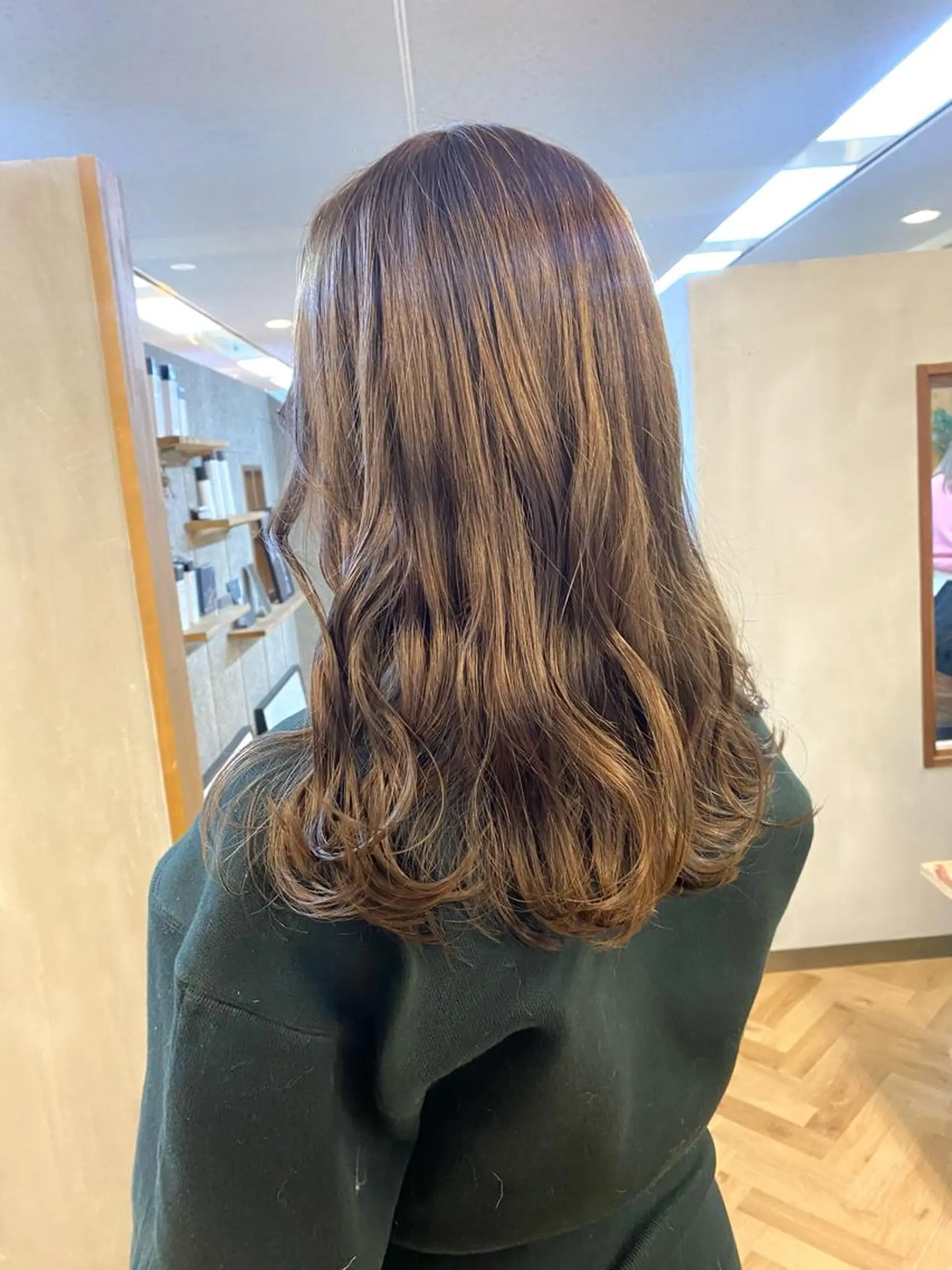 セミロング カラー ベージュカラー ブリーチ 透明感カラー ミルクティーベージュ ブリーチなしカラー カット ヘアカラー トリートメント ハル🌸柔色/ ブリーチなし/艶髪のヘアスタイル