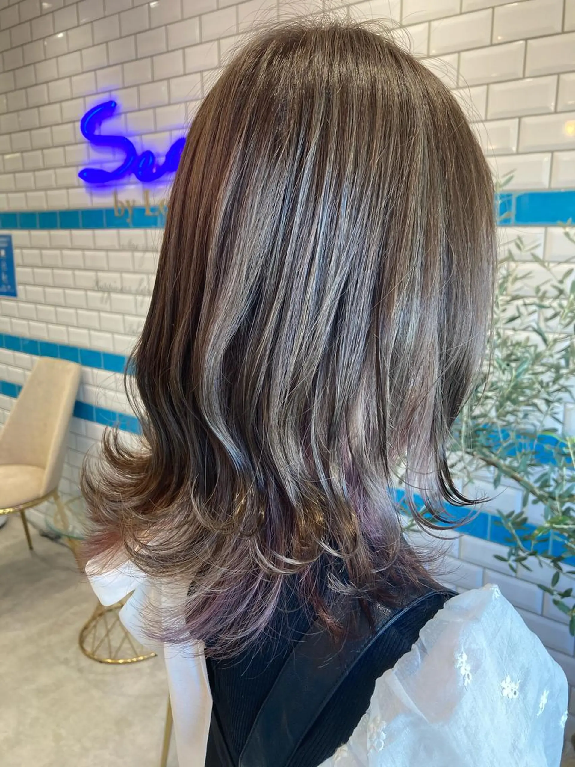 ミディアム カラー ベージュカラー レイヤー/ミディアム /ボブ/新宿のヘアスタイル