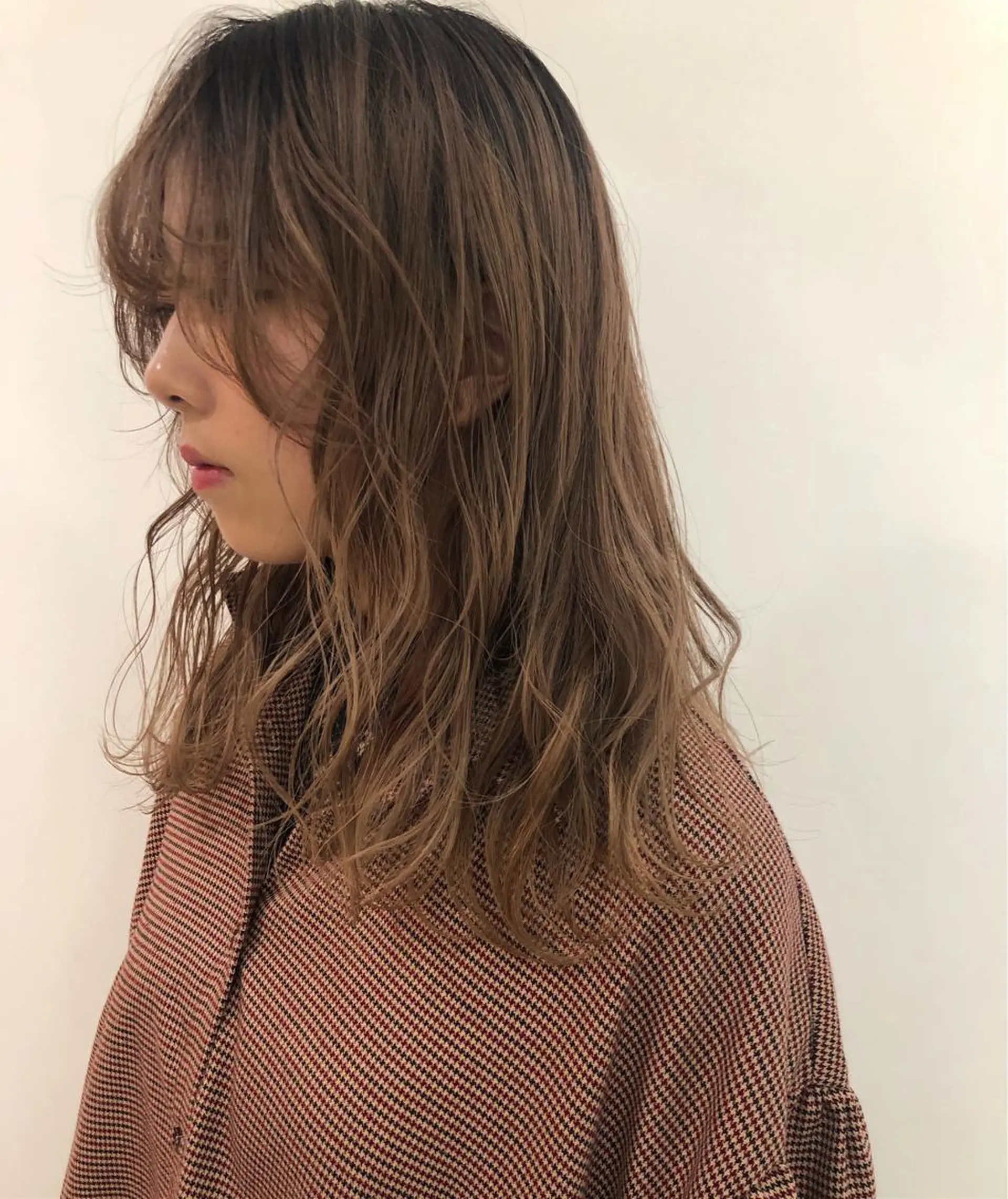 セミロング 透明感/レイヤー🎀 春カラー/エリコ🌈のヘアスタイル