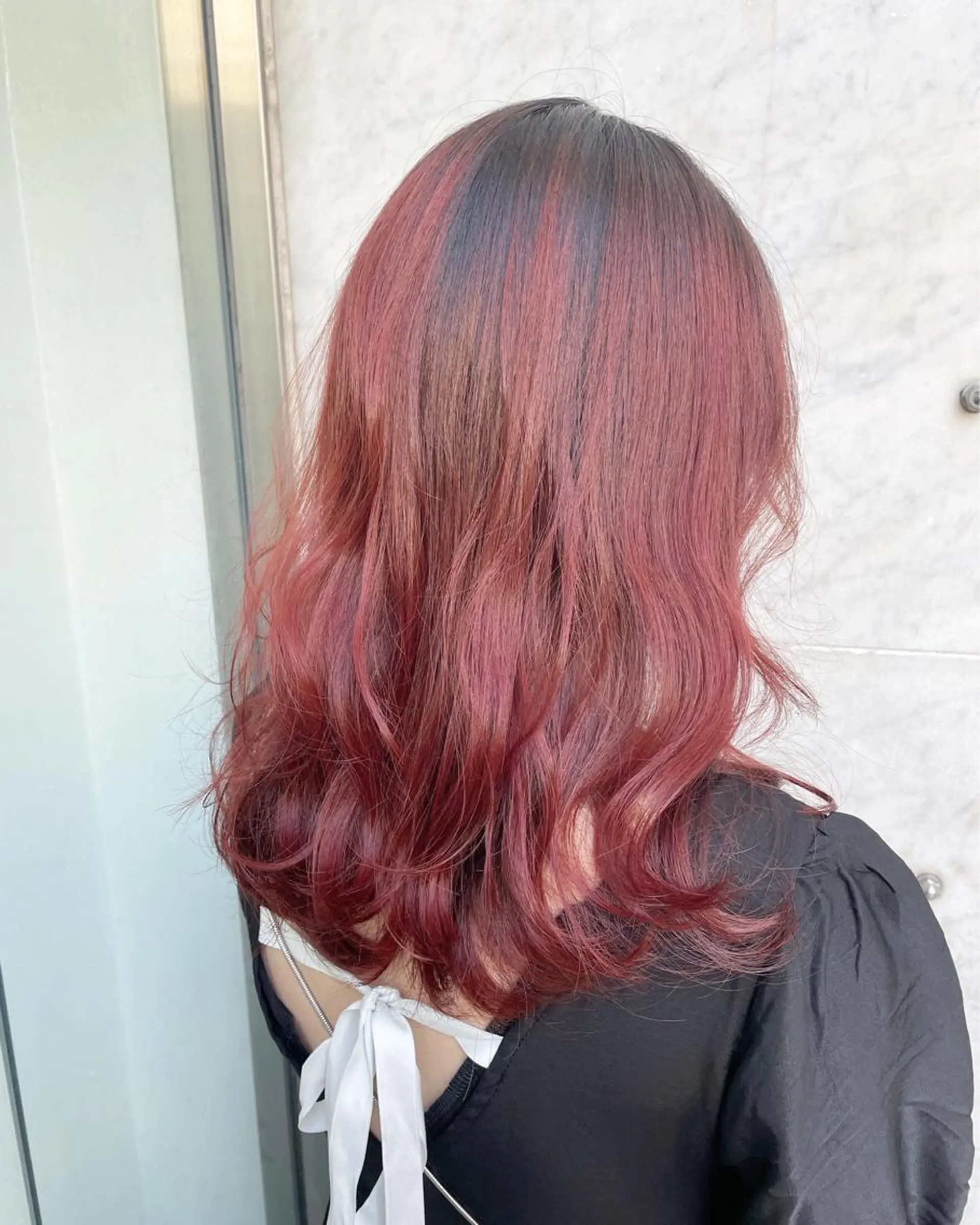 セミロング カラー バレイヤージュ ピンクカラー レイヤーカット RU RIのヘアスタイル